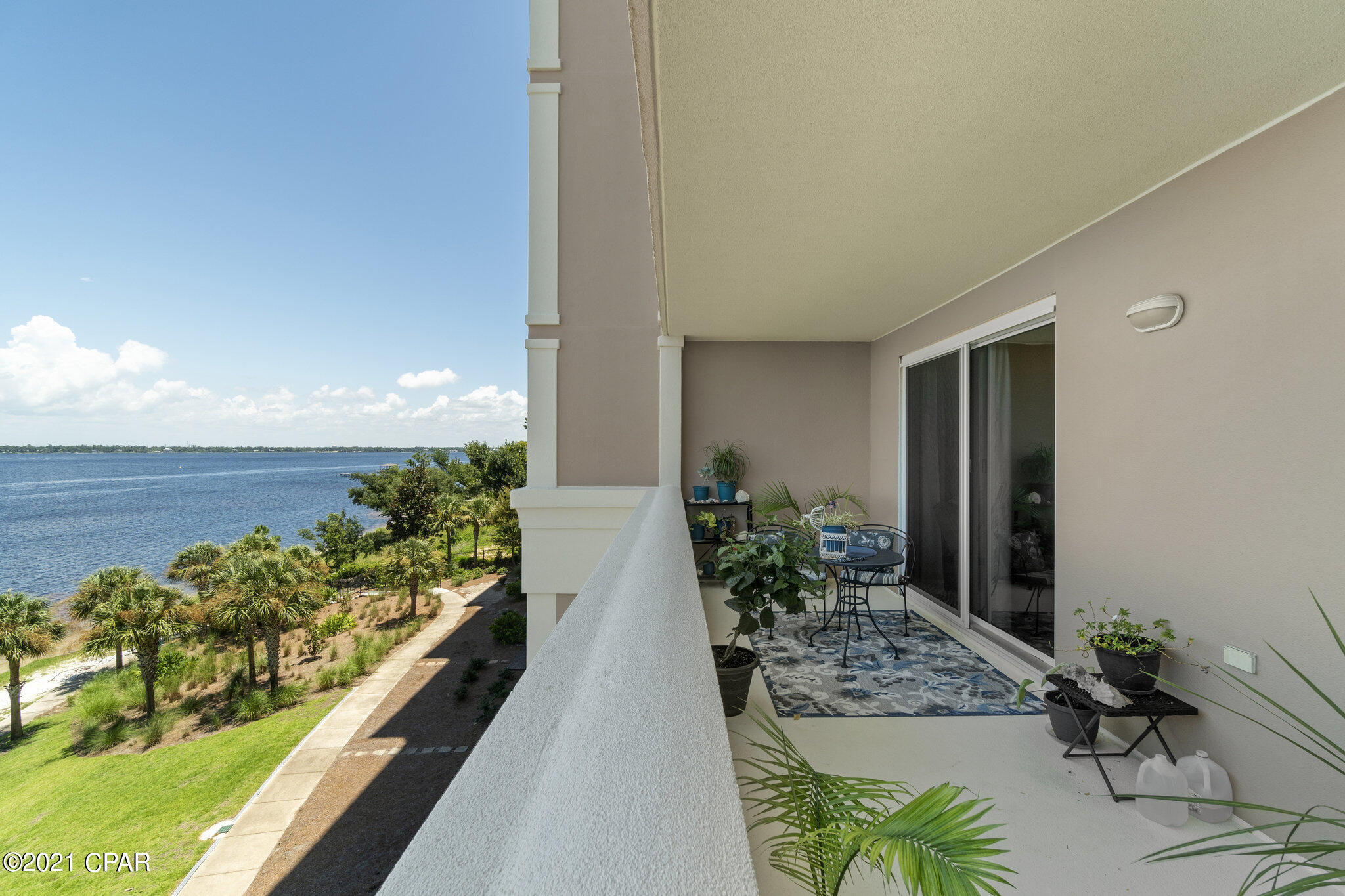 Magnolia Bay Club - Residential