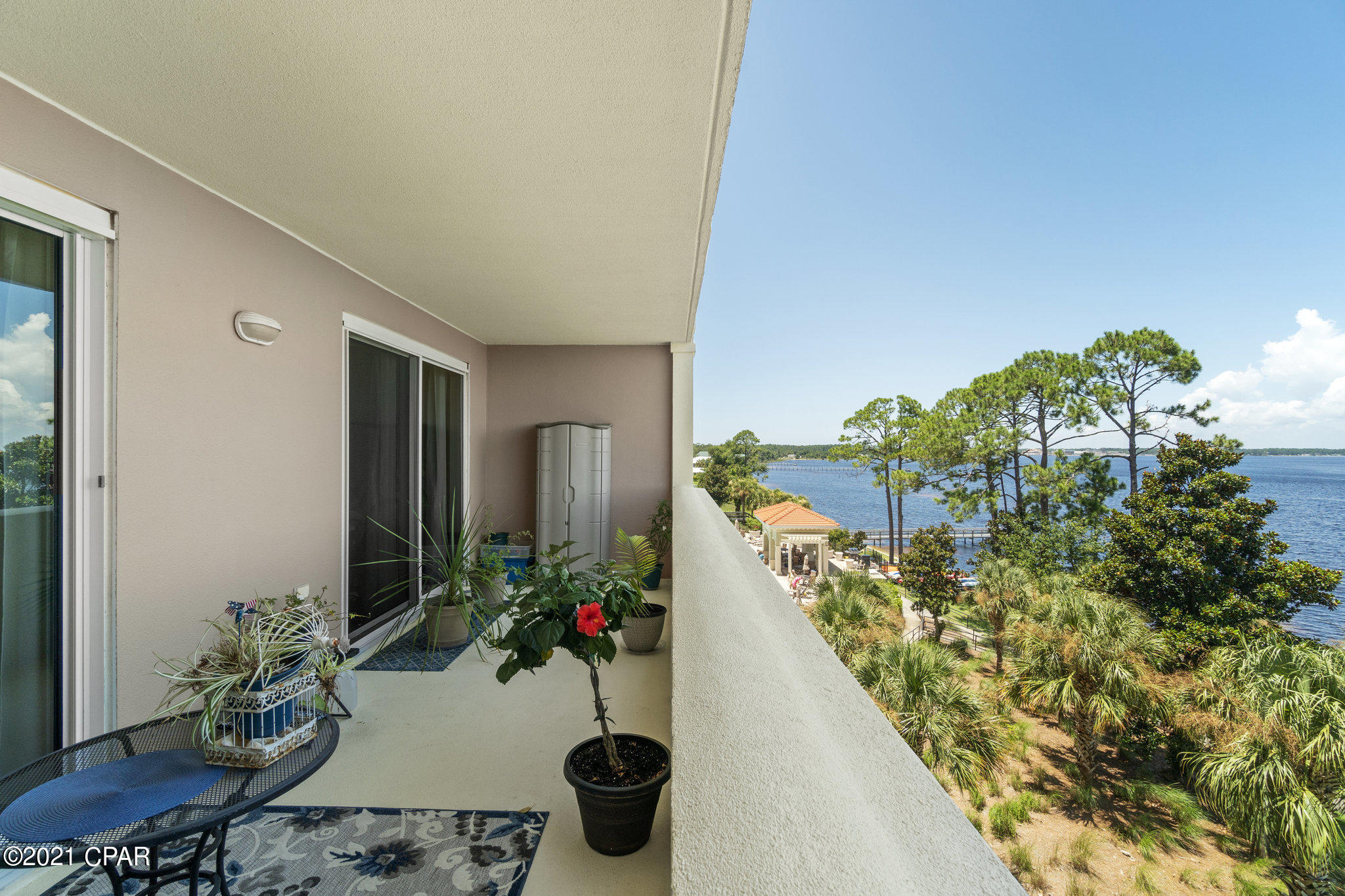 Magnolia Bay Club - Residential