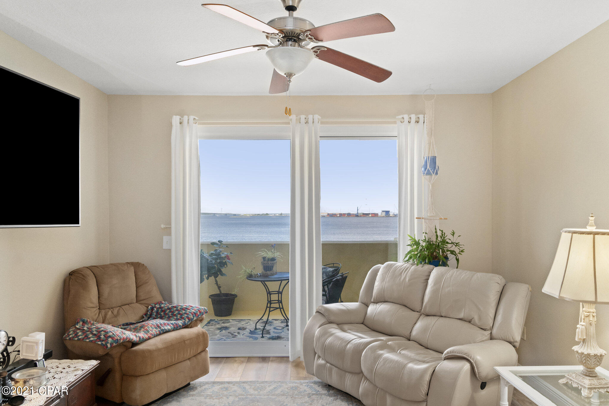 Magnolia Bay Club - Residential