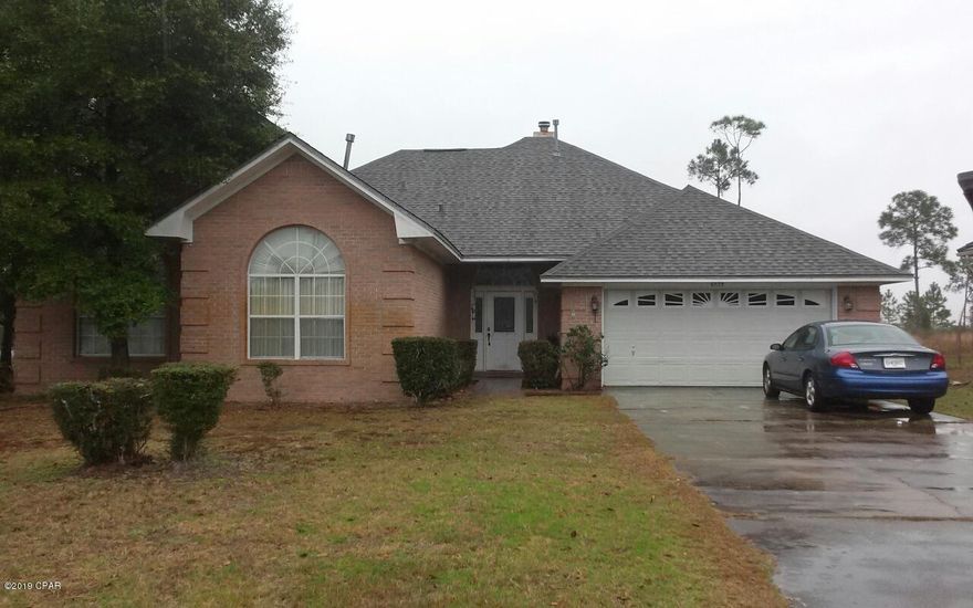 Single family 4 bedroom 2 bath home, with a split bedroom plan and a fireplace. Recently remodeled! This home features new appliances, new carpet through out the home, and fresh paint. W/D hookups and a two car garage. 



*All pets are a part of the application process and are subject to the homeowner's approval.



*ALL ROOMS SIZES ARE APPROXIMATE*