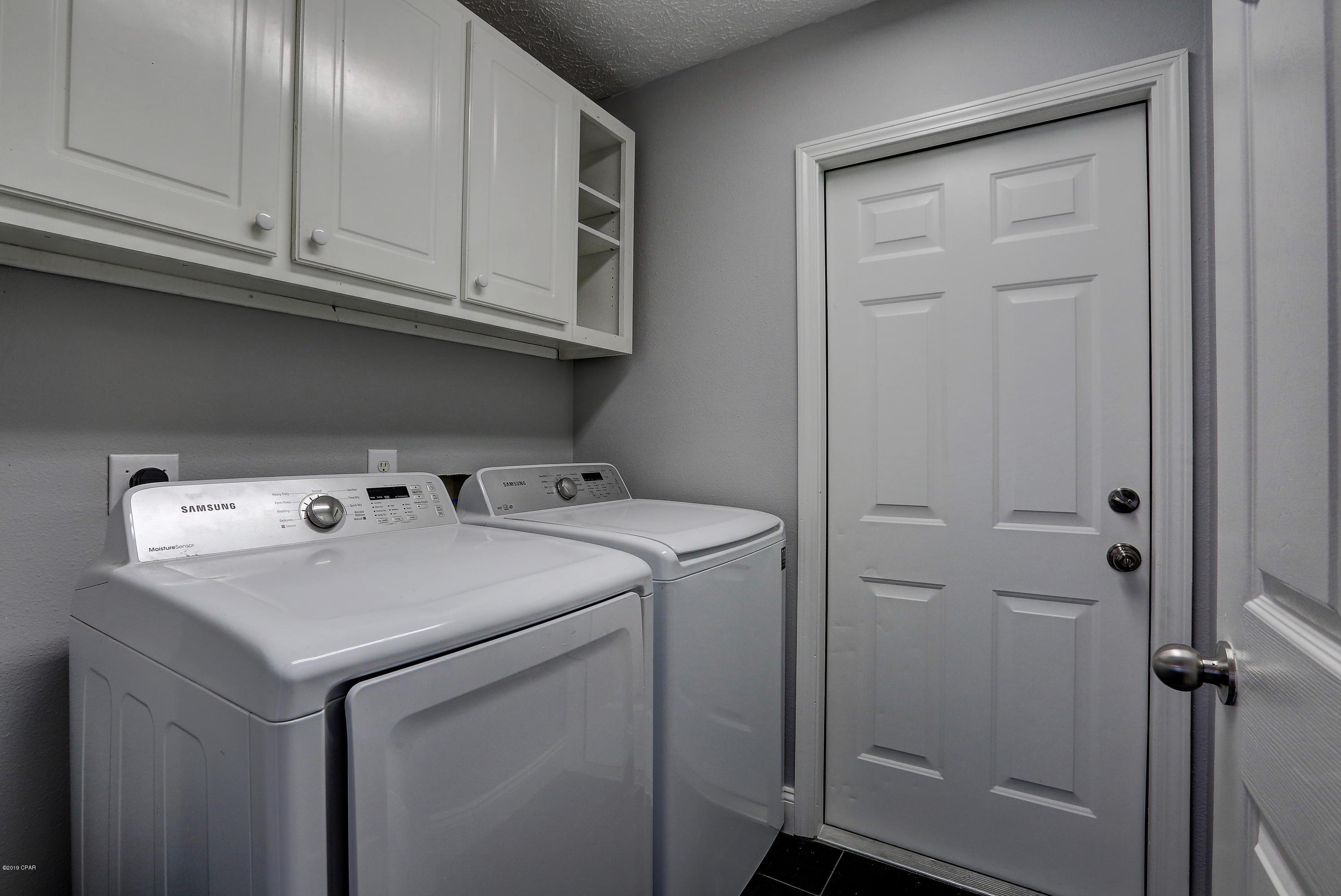 Pine Tree Place Unit 1 - Residential