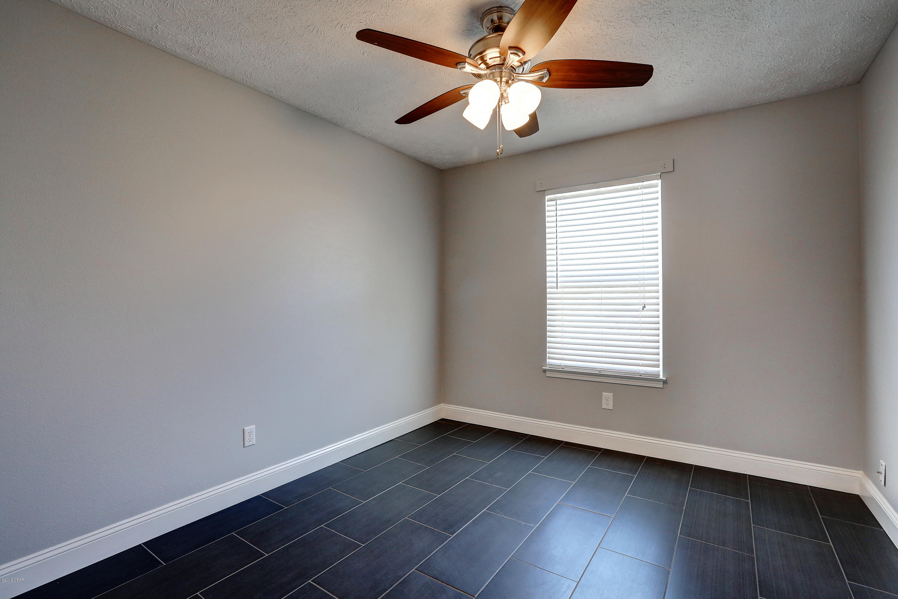 Pine Tree Place Unit 1 - Residential