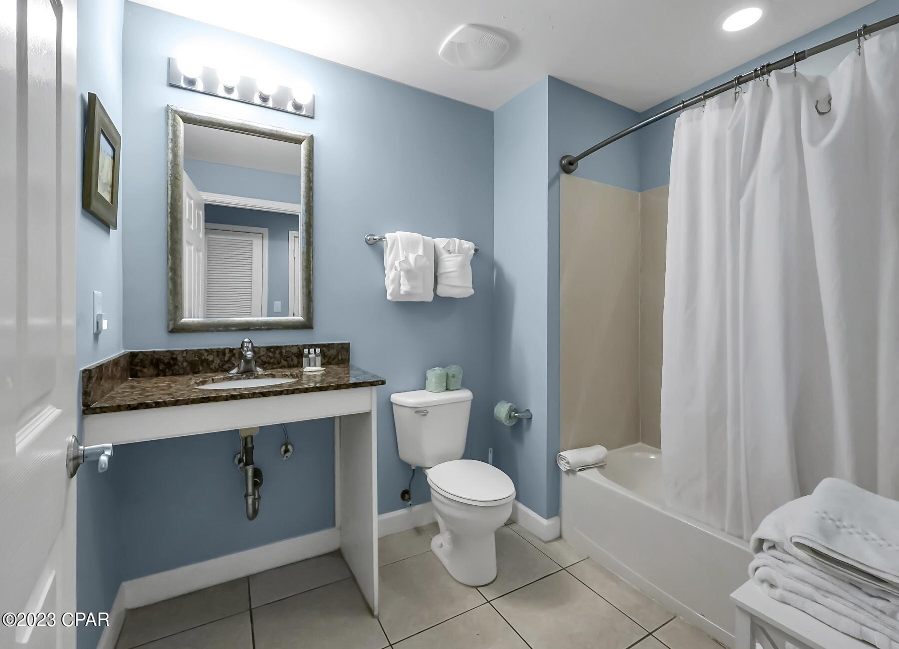 Splash Condo - Residential