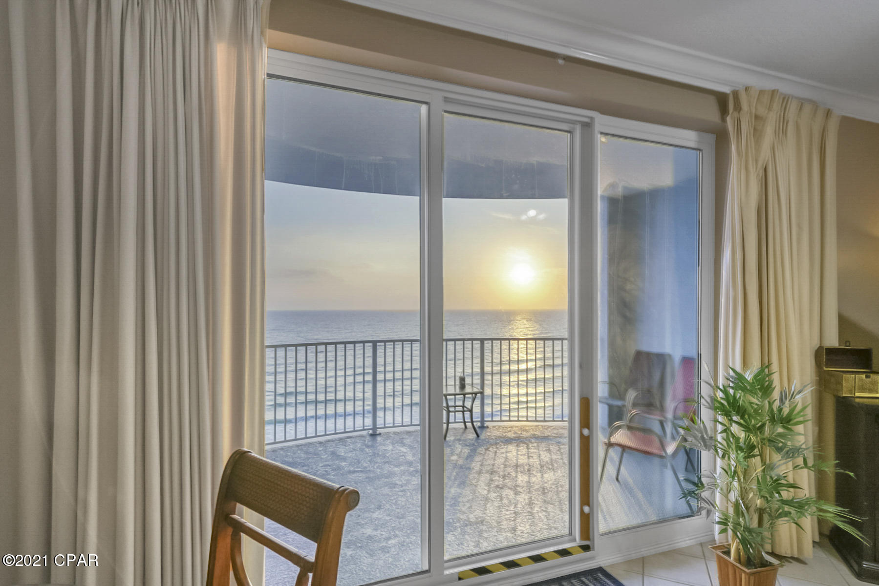 Twin Palms Resort - Residential