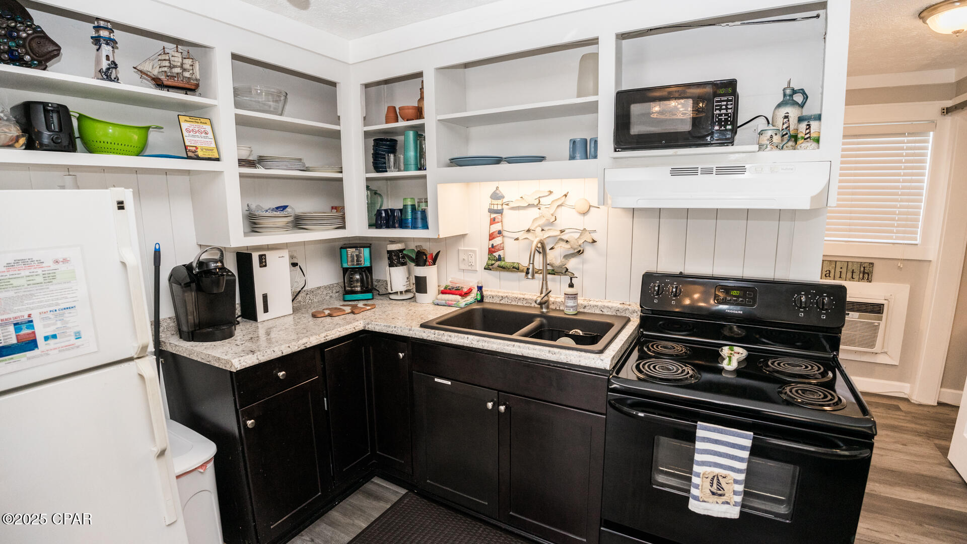 Stingray Condo. - Residential