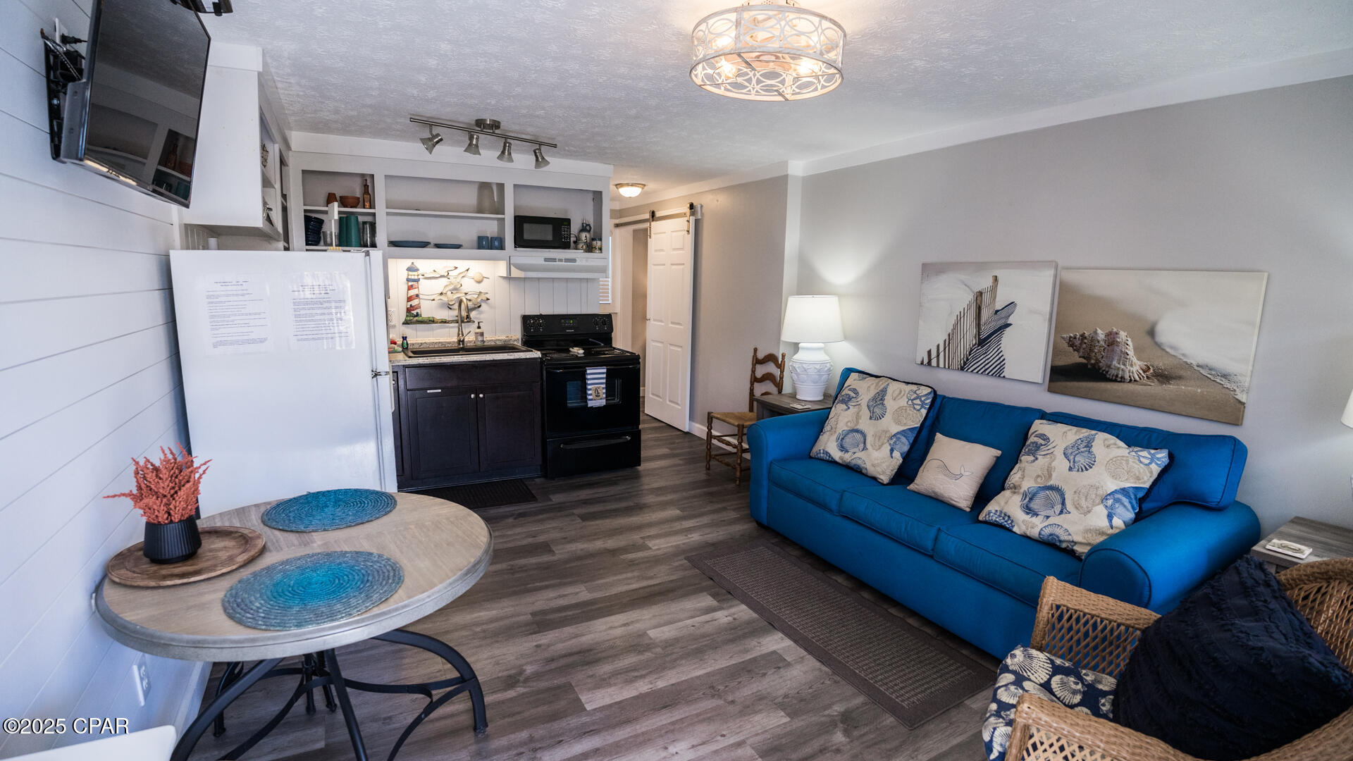 Stingray Condo. - Residential