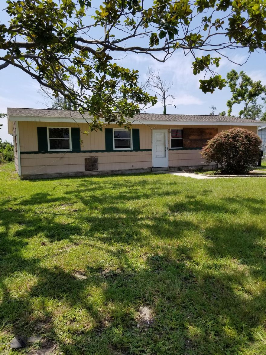 Robindale Subdivision - established neighborhood in Springfield area of Panama City.  Hurricane damaged property has great potential as fixer upper/flip.  Walking distance to schools. Convenient to Tyndall, and downtown Panama City. New roof as of December 2018 ... HVAC in working condition.  All measurements should be verified for accuracy.  Values like this don't last long!