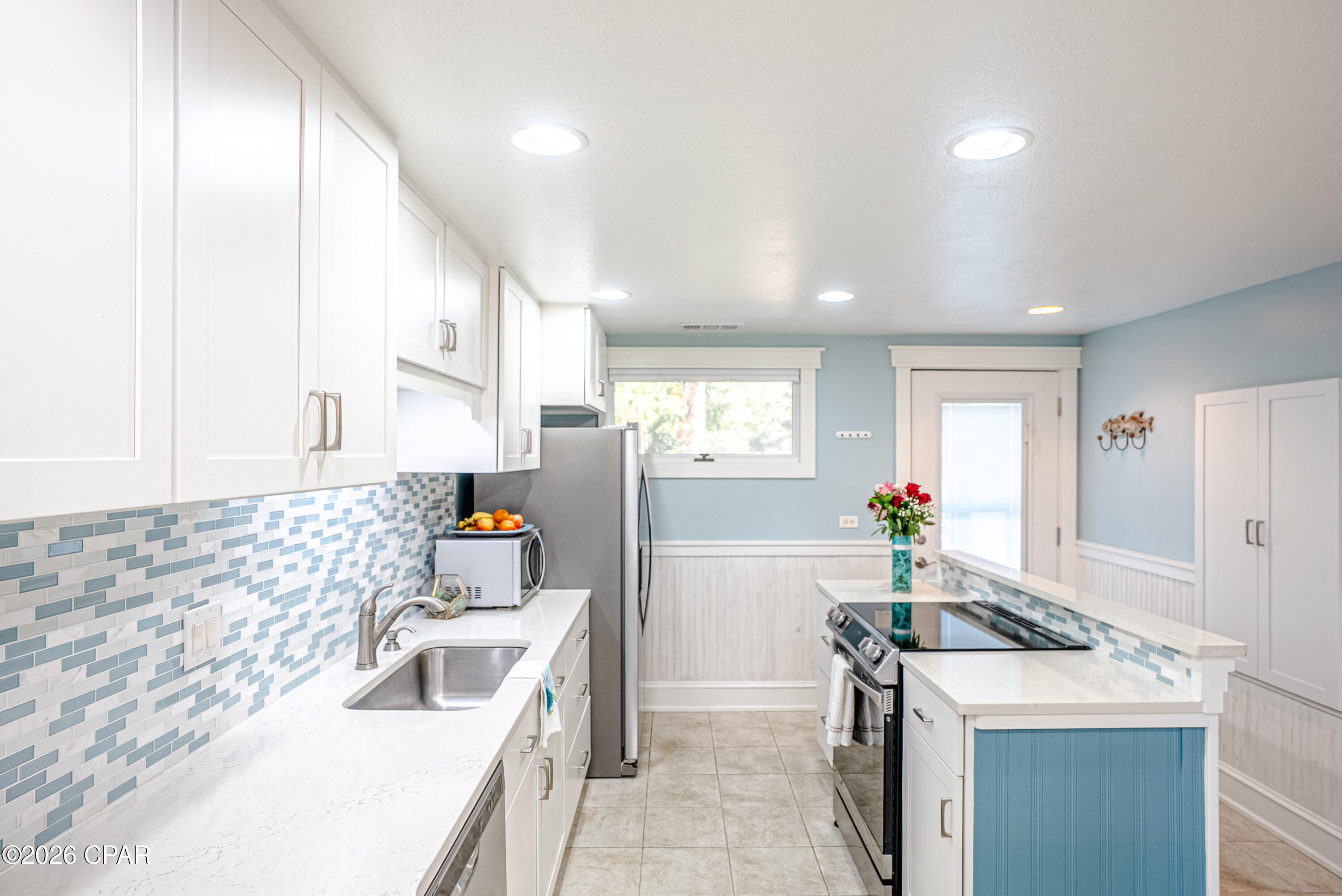 Sunnyside Beach & Tennis Condo - Residential