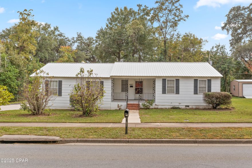 Charming in-Town Home!

This 3-bedroom, 1.5-bathroom home offers comfort and convenience in a great Marianna location.

 Enjoy a spacious fenced yard perfect for pets or play, plus a garage for extra storage or parking. Located in a walkable neighborhood close to schools, shopping, and downtown amenities. This home combines small-town charm with everyday convenience.
(virtually staged)