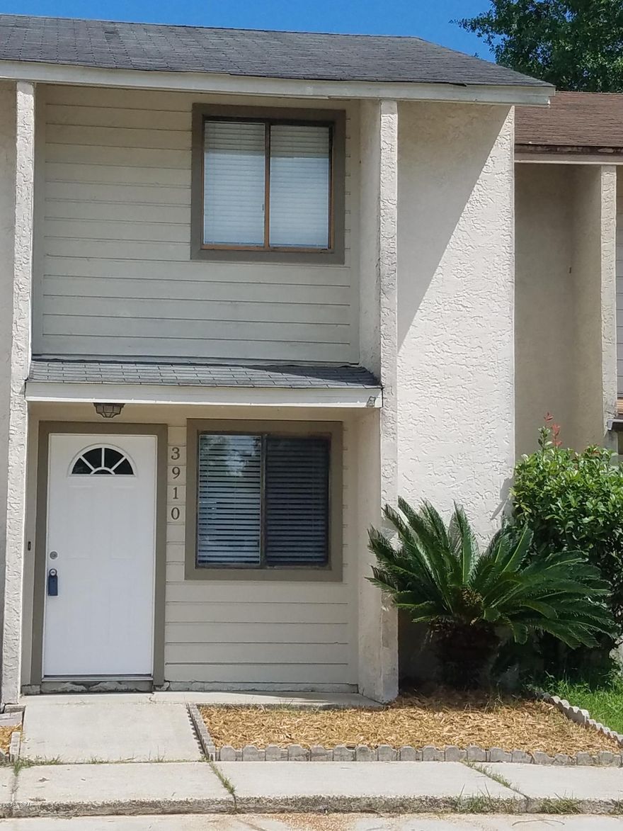 Great for 1st time property owner, or just want to move near the quite area of Lynn Haven. Starter home, near  everything in the city, but clsoe to quiter areas around. New paint, carpet in bedrooms & hardwood like floors in living area. Laundry room is extra large, for full size washer & dryer.

Nice fenced back yard, for the baby or 4 legged friend.