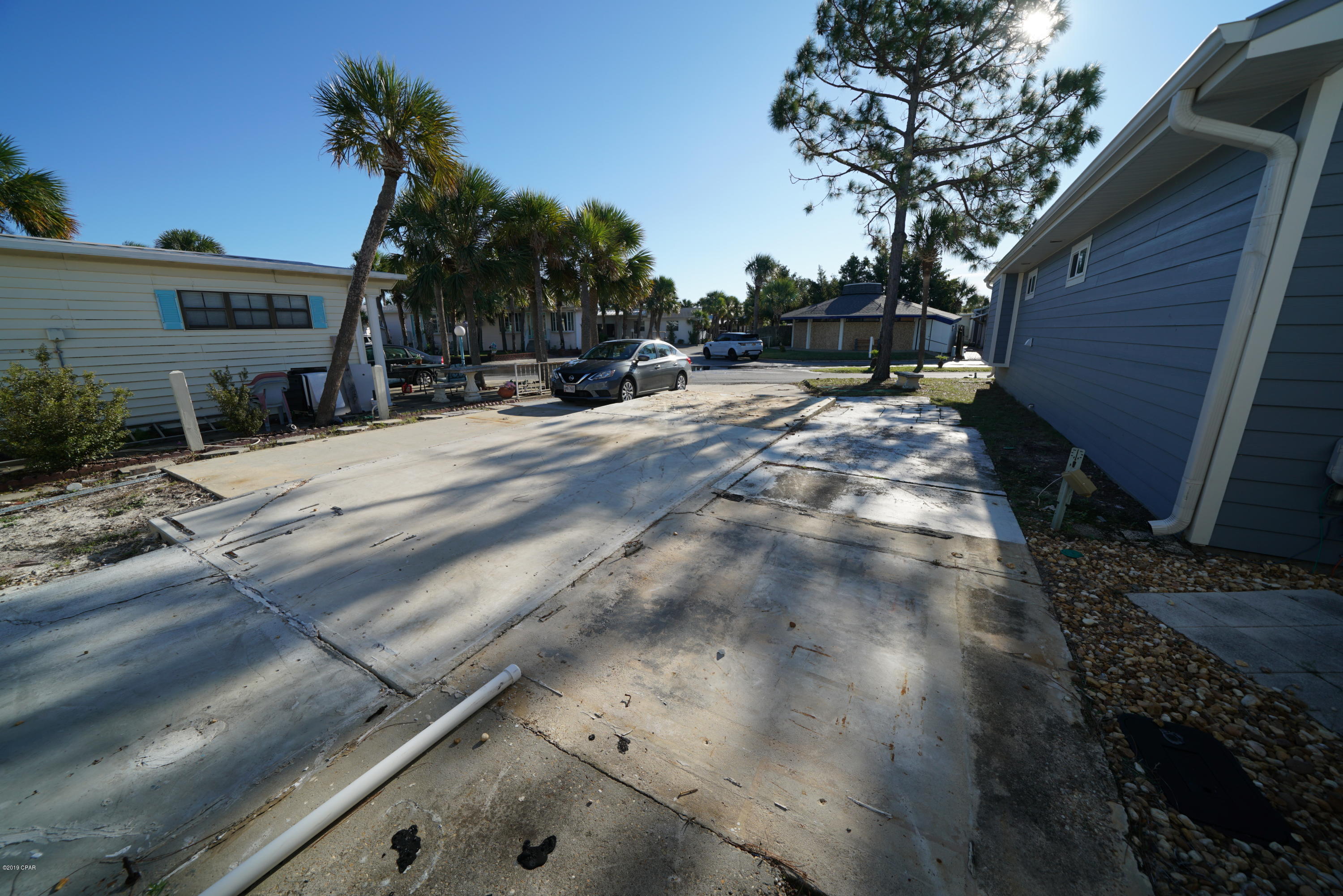 Venture Out Travel Trail - Land