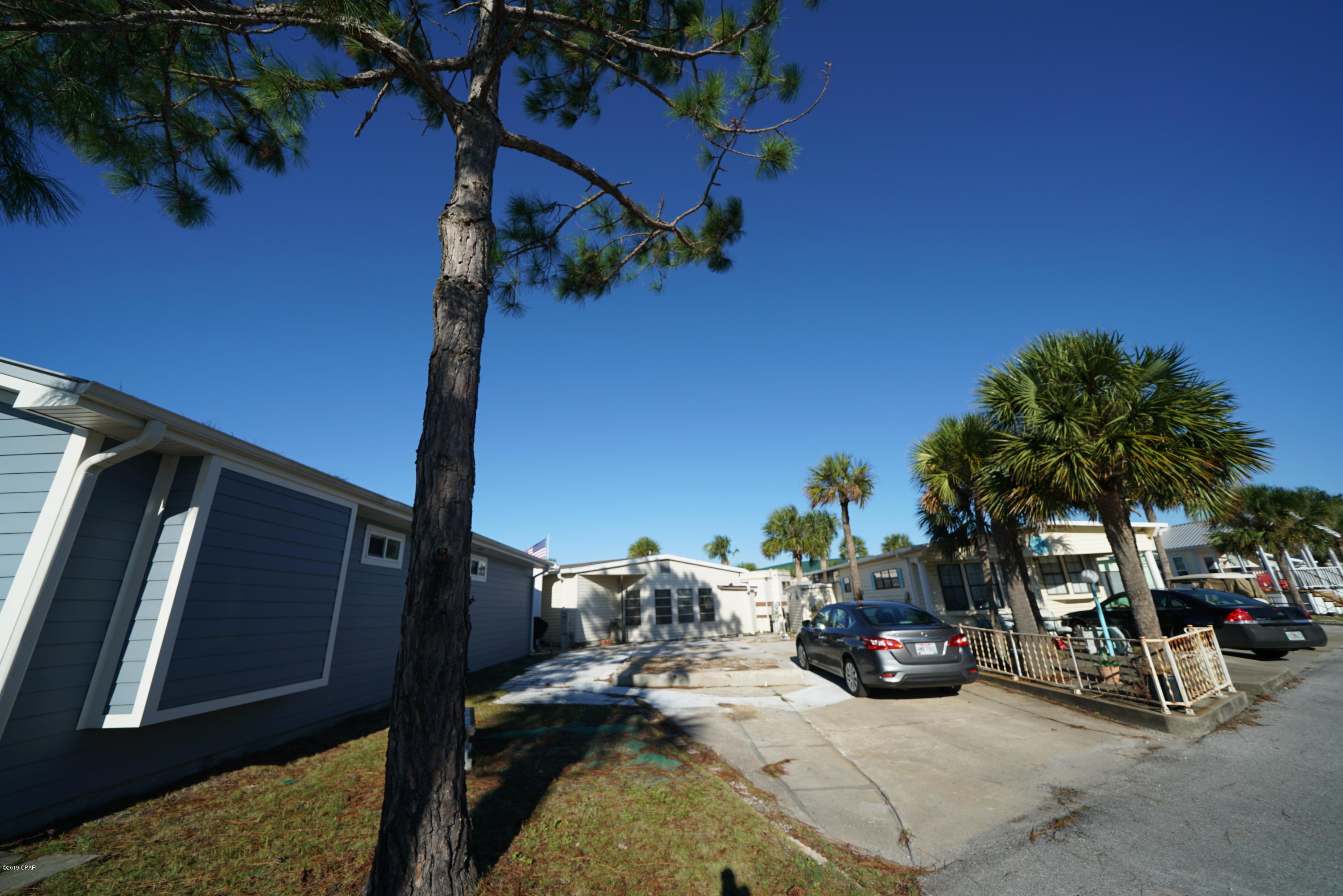 Venture Out Travel Trail - Land