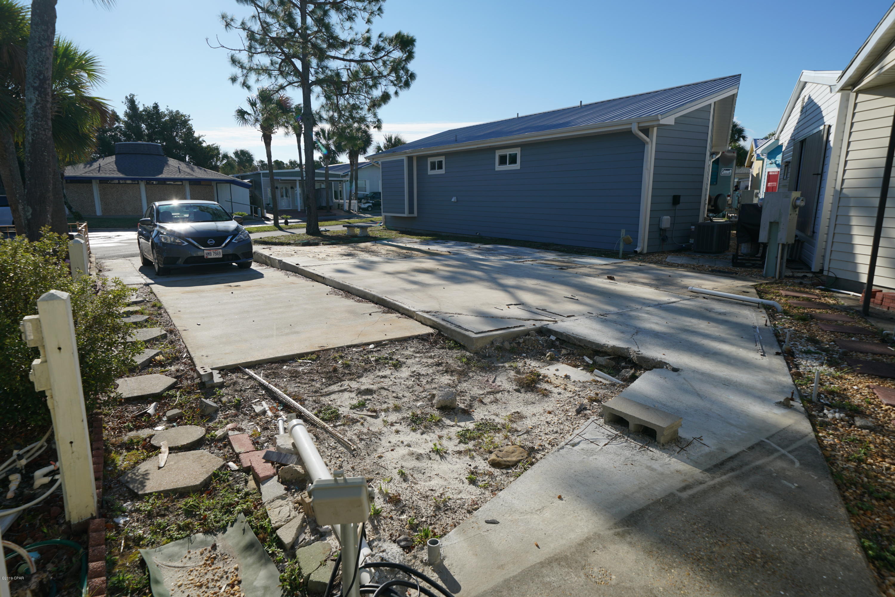 Venture Out Travel Trail - Land