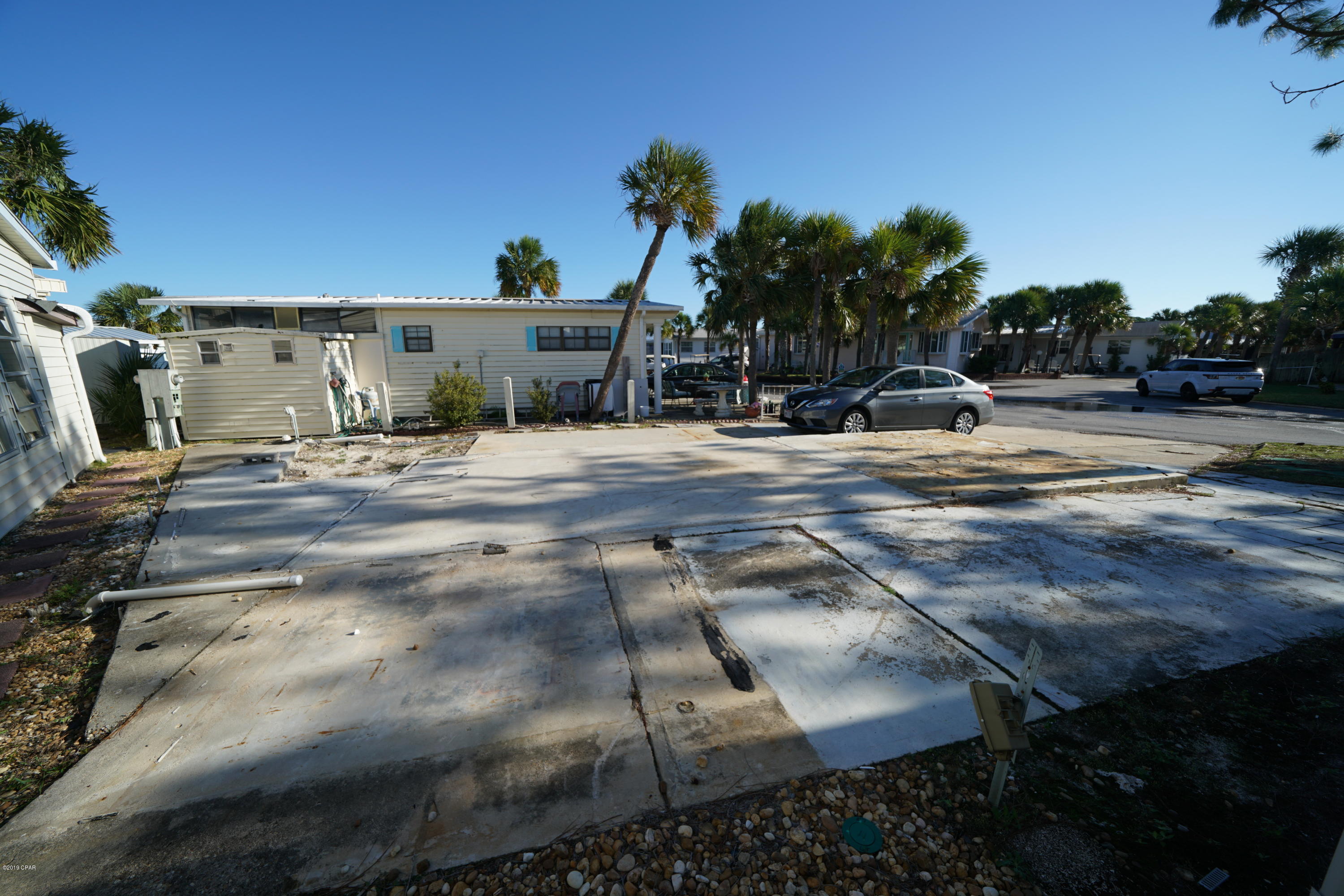 Venture Out Travel Trail - Land