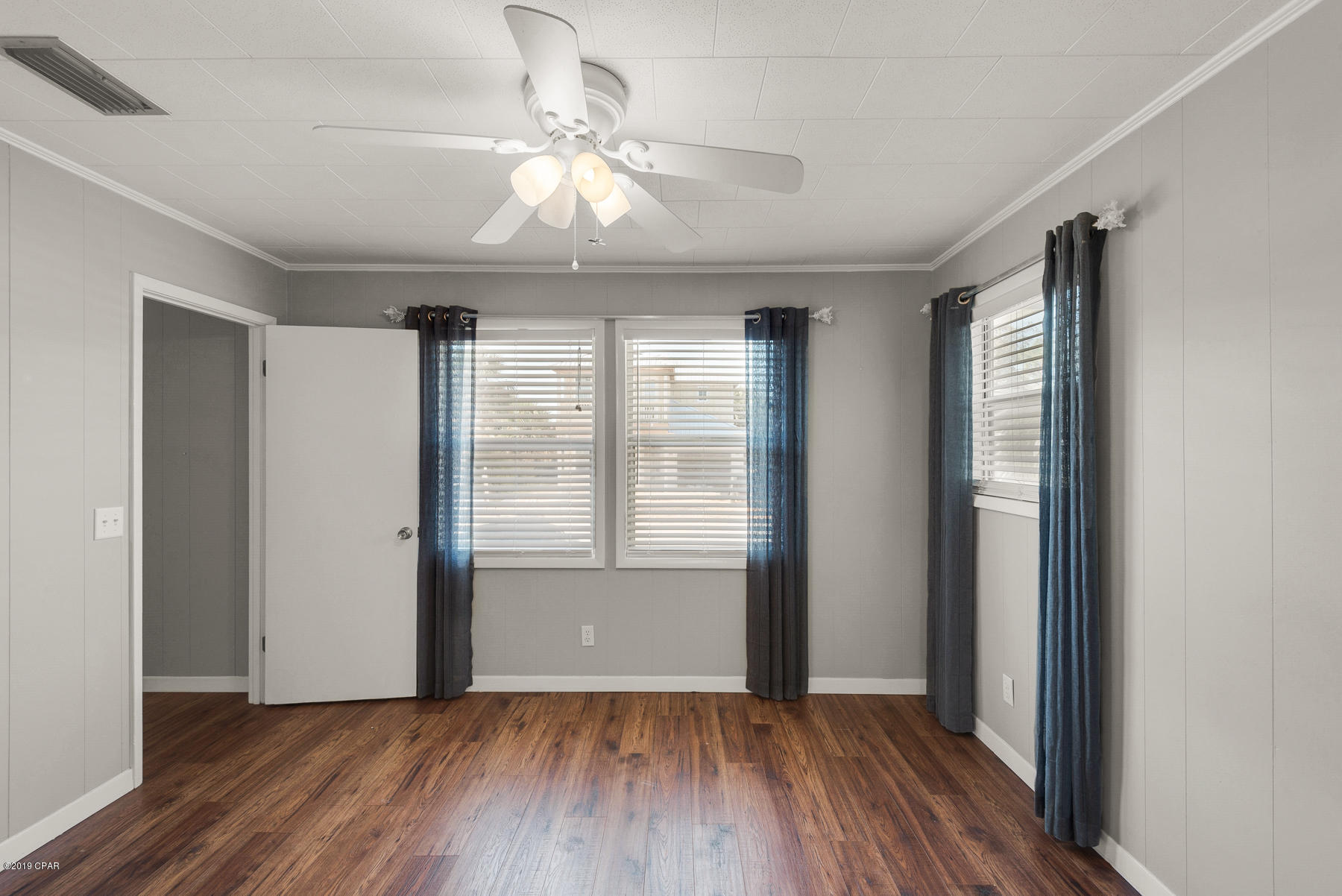 Laguna Beach Estates 7th Add - Residential