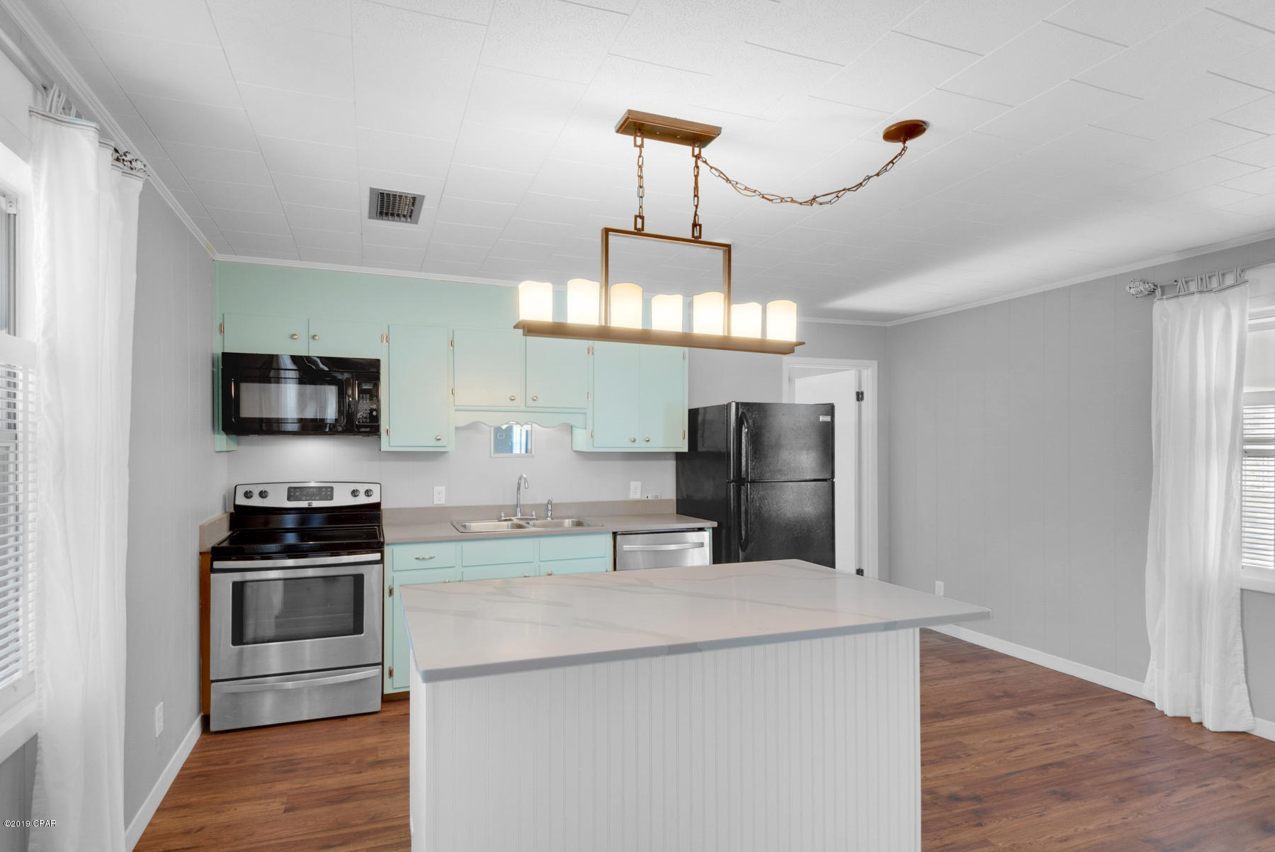 Laguna Beach Estates 7th Add - Residential