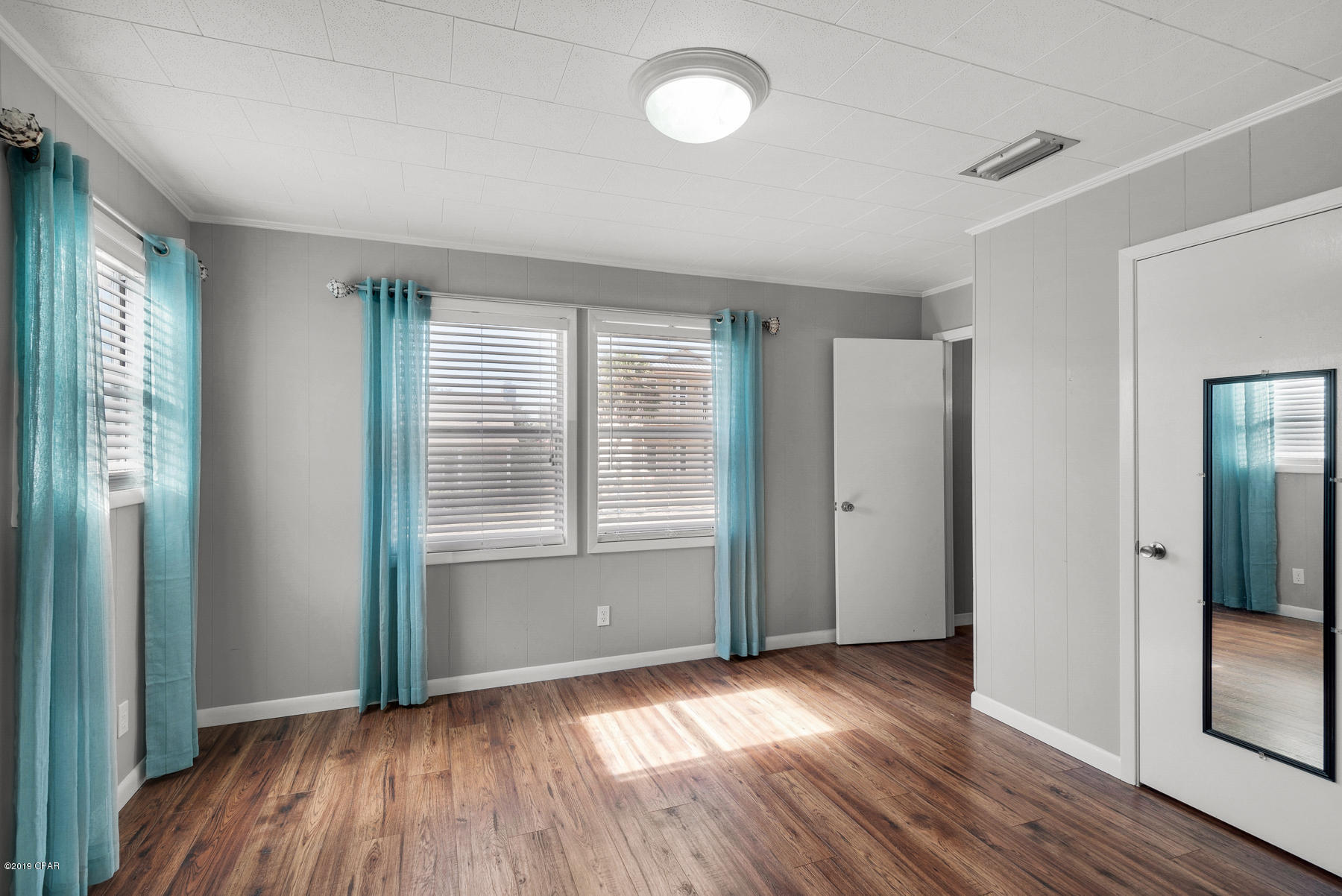 Laguna Beach Estates 7th Add - Residential