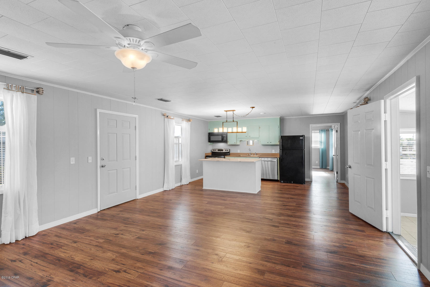 Laguna Beach Estates 7th Add - Residential