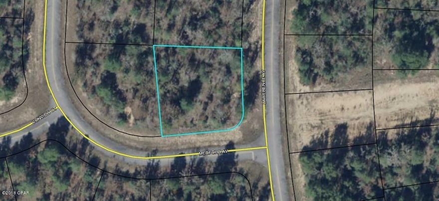 Inexpensive, corner lot in Sunny Hills! Sunny Hills is home to the county's first golf course and 26 lakes/ponds, including crystal clear Gap Pond and the well-known Boat Lake. There are 5 boat landings in the community for the fishermen. Sunny Hills is deed restricted and no mobile homes are allowed, but there is no HOA fee that applies. Enjoy the slower pace of life this area has to offer and significantly lower taxes! Washington County is among the top five counties in the state of Florida that have the lowest property taxes. This lot is only a 20 minute drive from Chipley or Bonifay and about 45 minutes from Panama City Beach. In between there are several gas stations, convenient stores, and mom-and-pop restaurants.