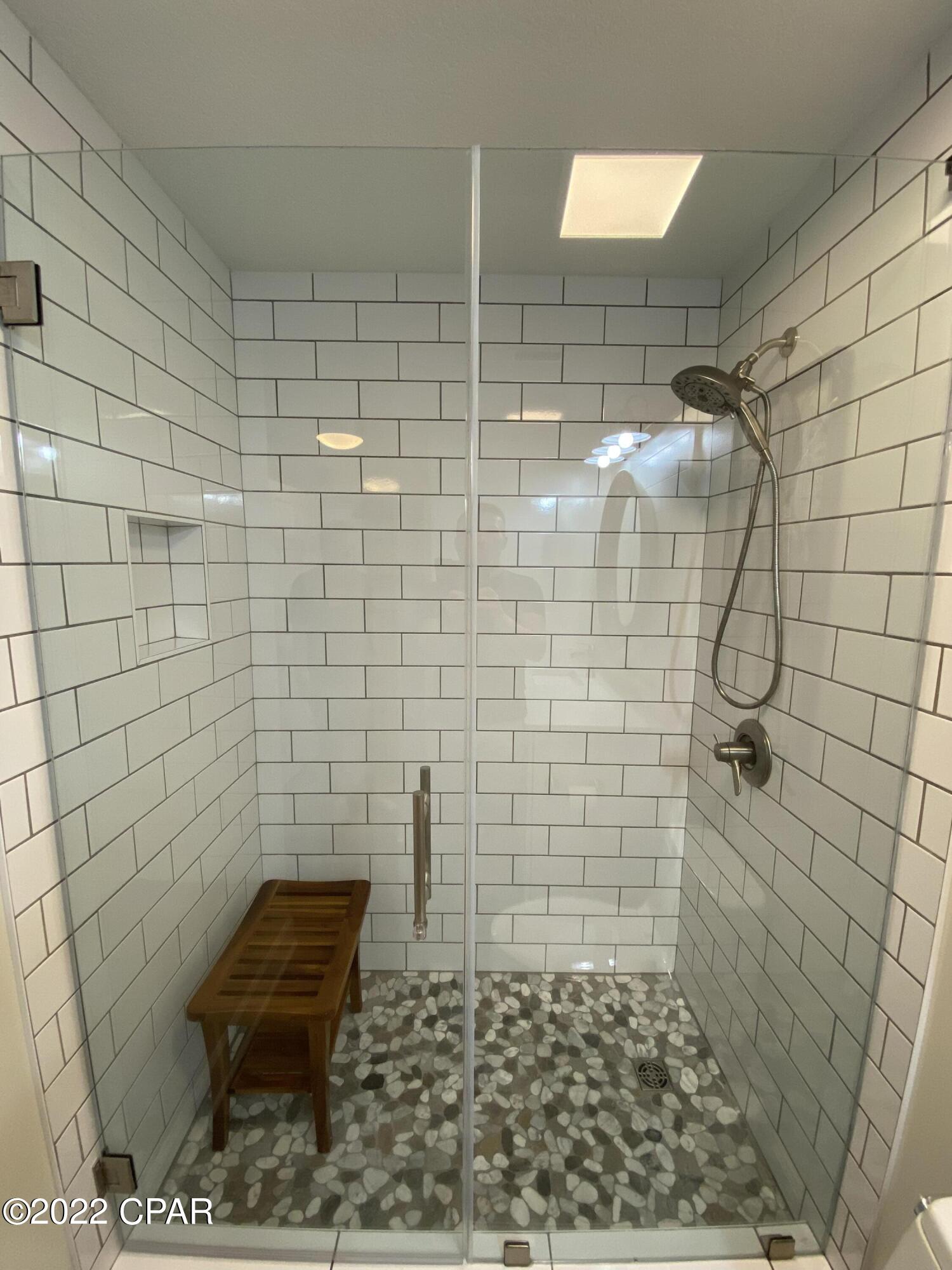 Tropic Winds - Residential