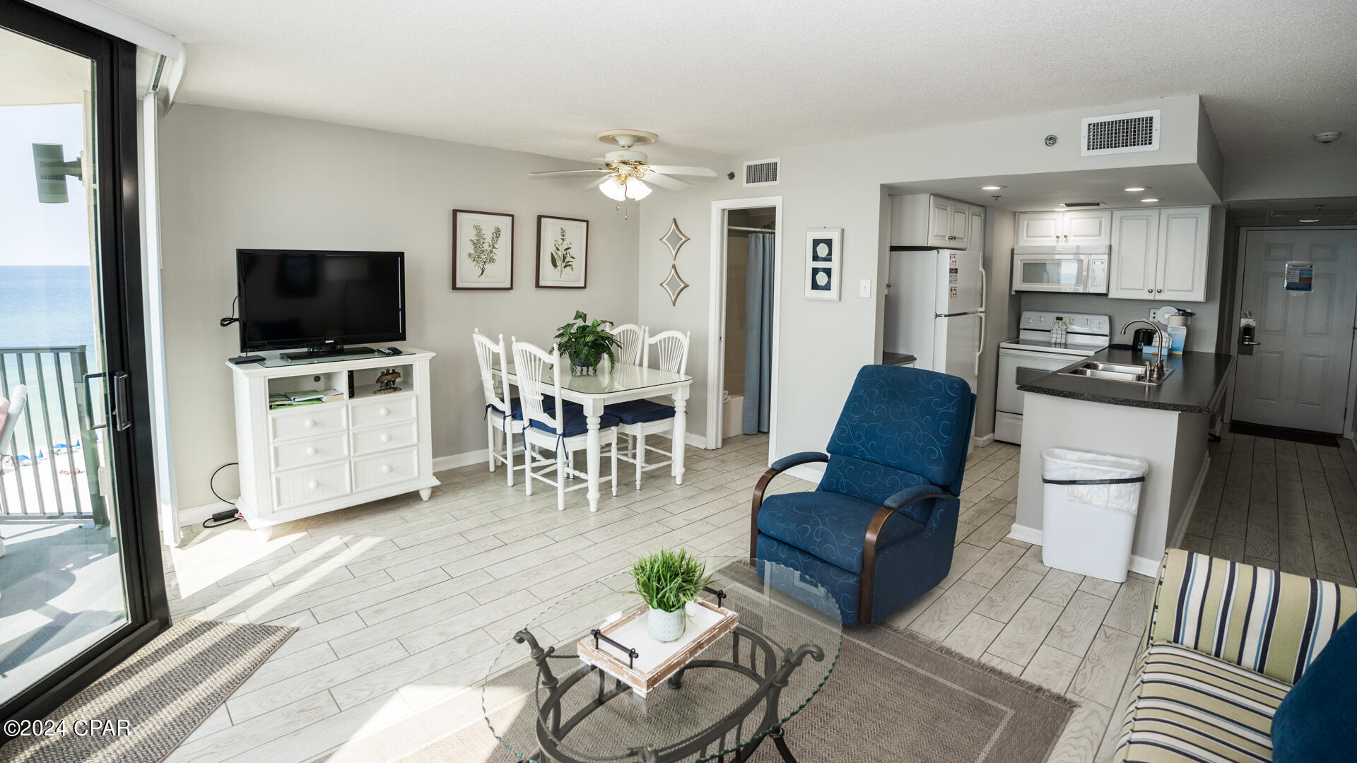 Panama City Beach, Florida 32408, United States, 1 Bedroom Bedrooms, ,1 BathroomBathrooms,Residential,Pending,38743