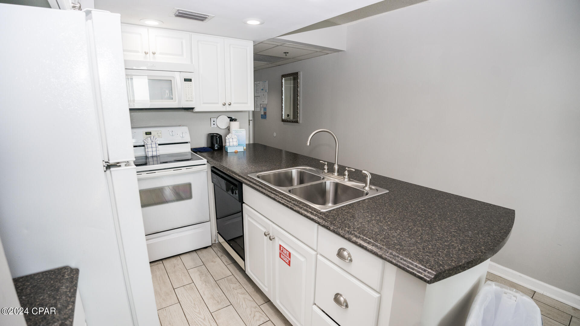 Panama City Beach, Florida 32408, United States, 1 Bedroom Bedrooms, ,1 BathroomBathrooms,Residential,Pending,38743