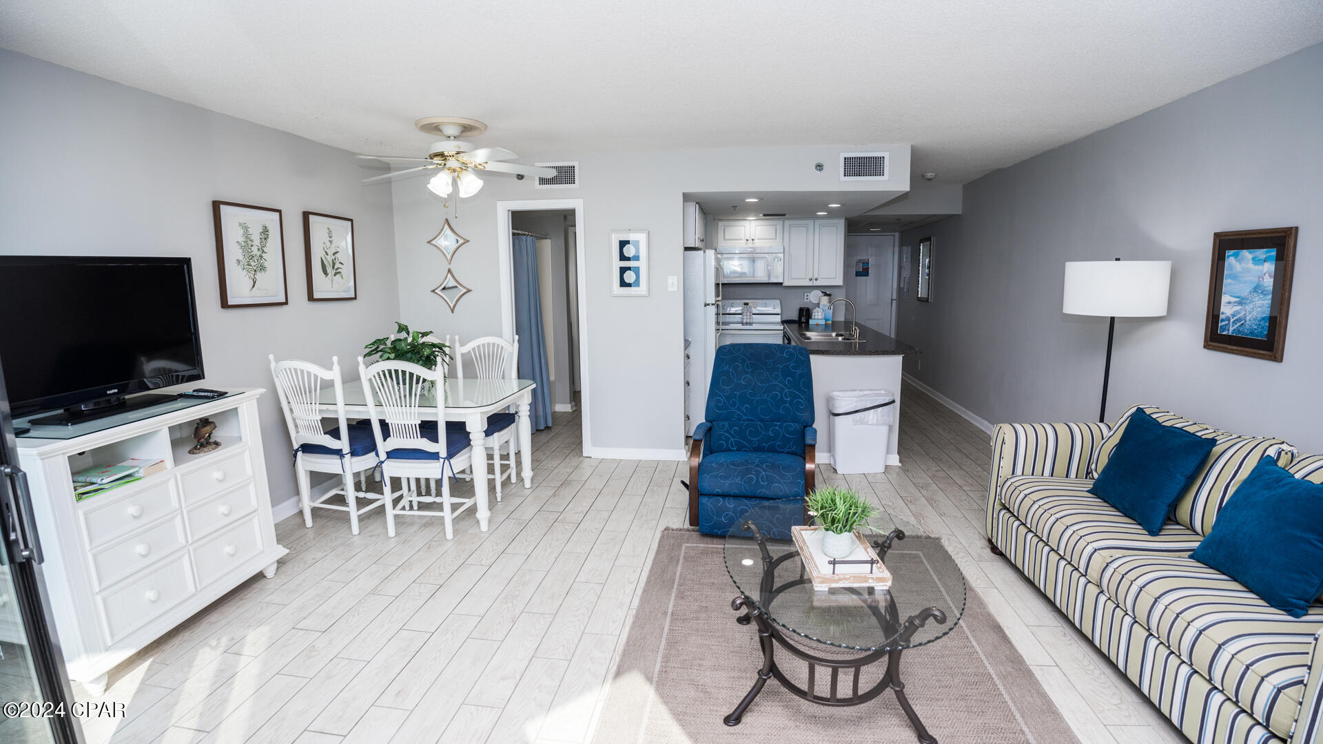 Panama City Beach, Florida 32408, United States, 1 Bedroom Bedrooms, ,1 BathroomBathrooms,Residential,Pending,38743