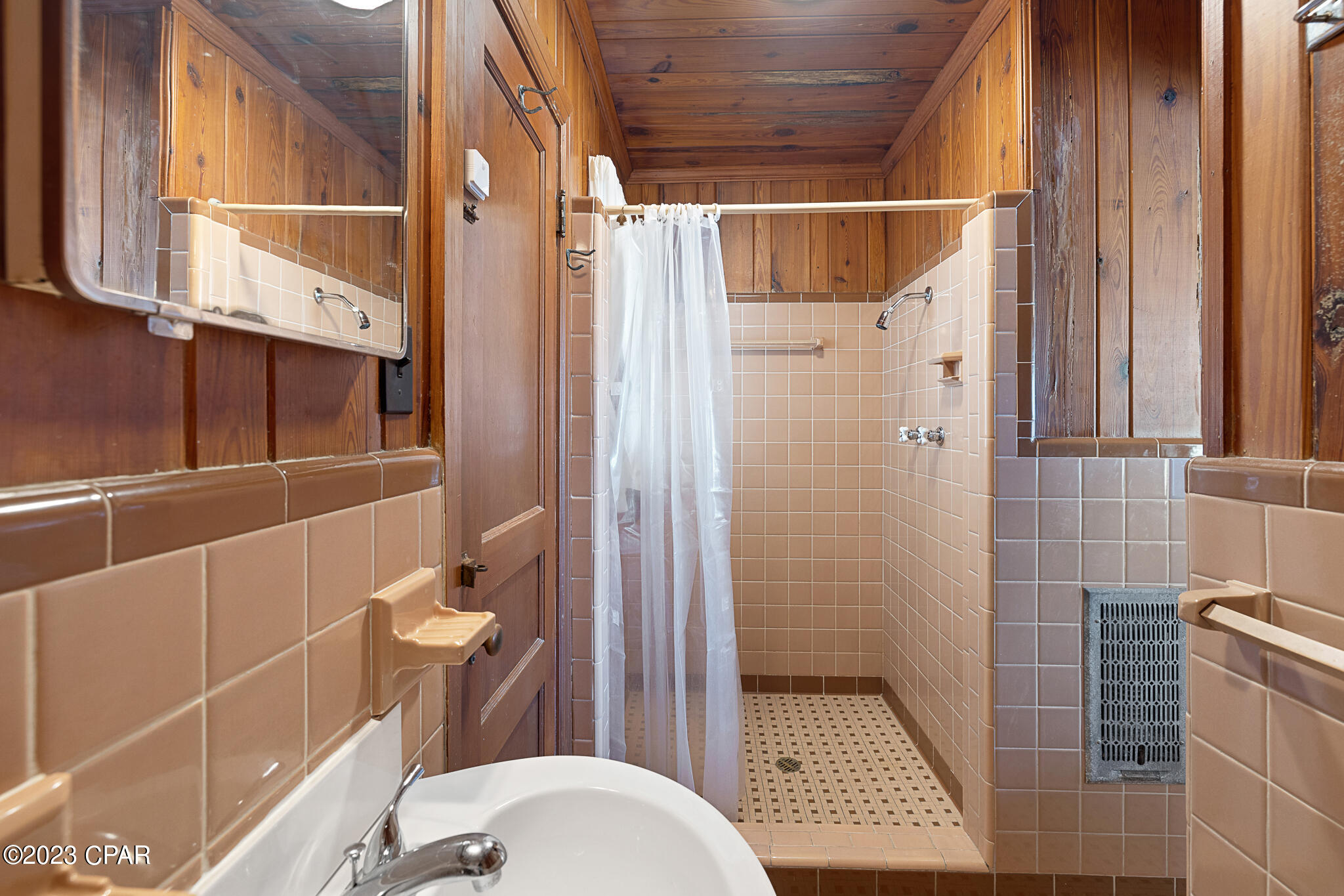 Laguna Beach Estates 2nd Add - Residential