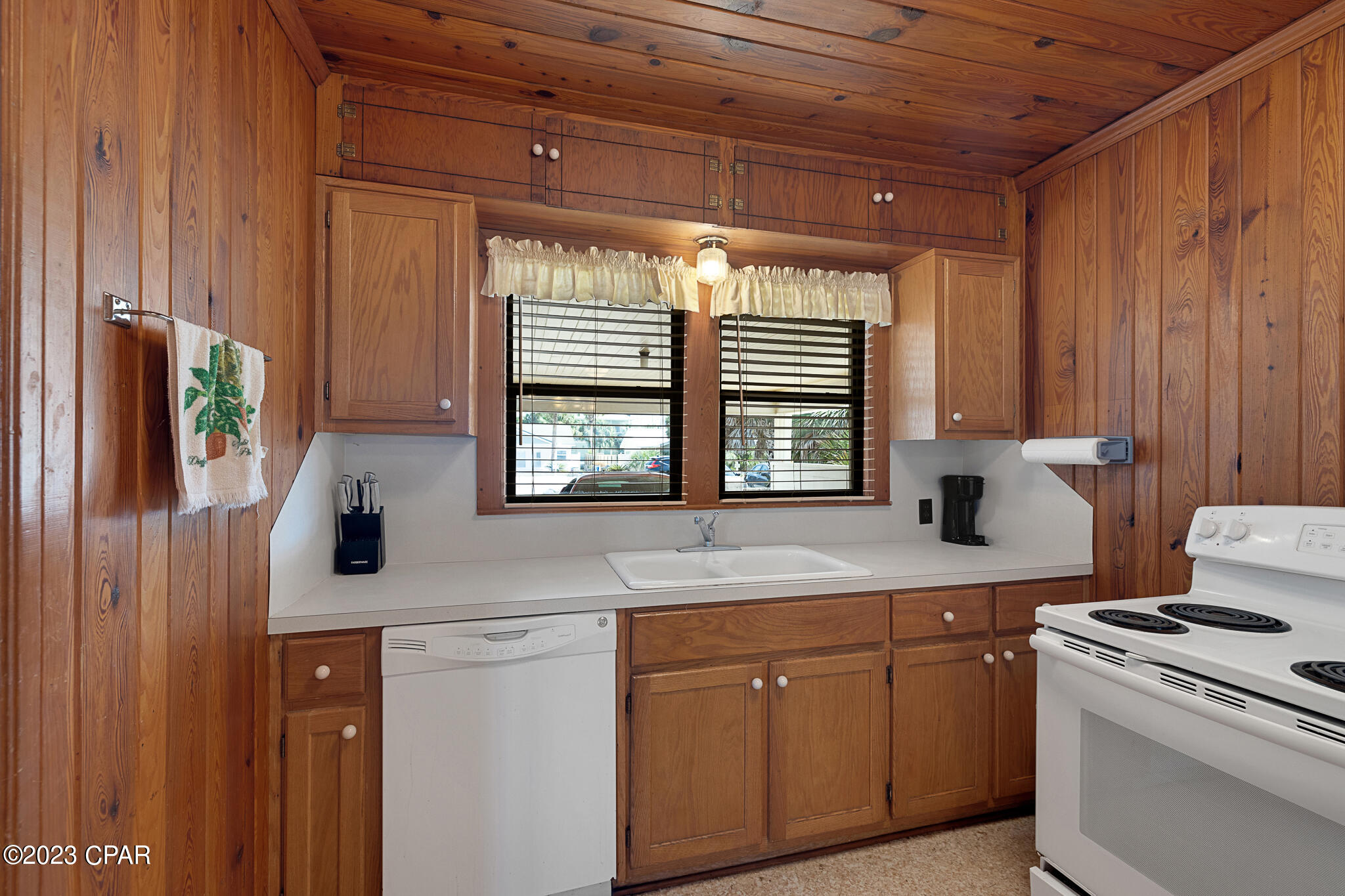 Laguna Beach Estates 2nd Add - Residential