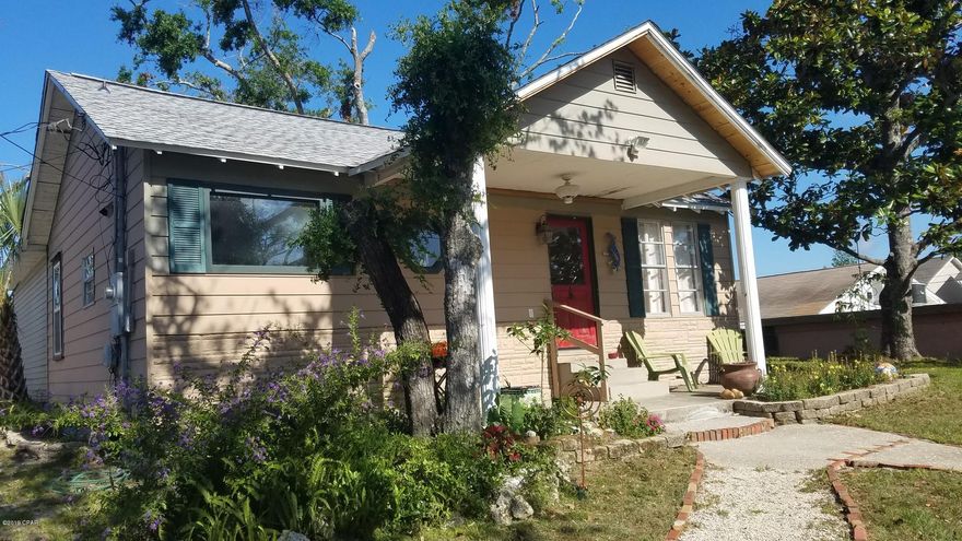 Great location! Close to public boat ramp, great restaurants and all that the popular St. Andrews has to offer.  One of the highest lots in this area great views!  A little love and imagination will make this the perfect Cottage.
