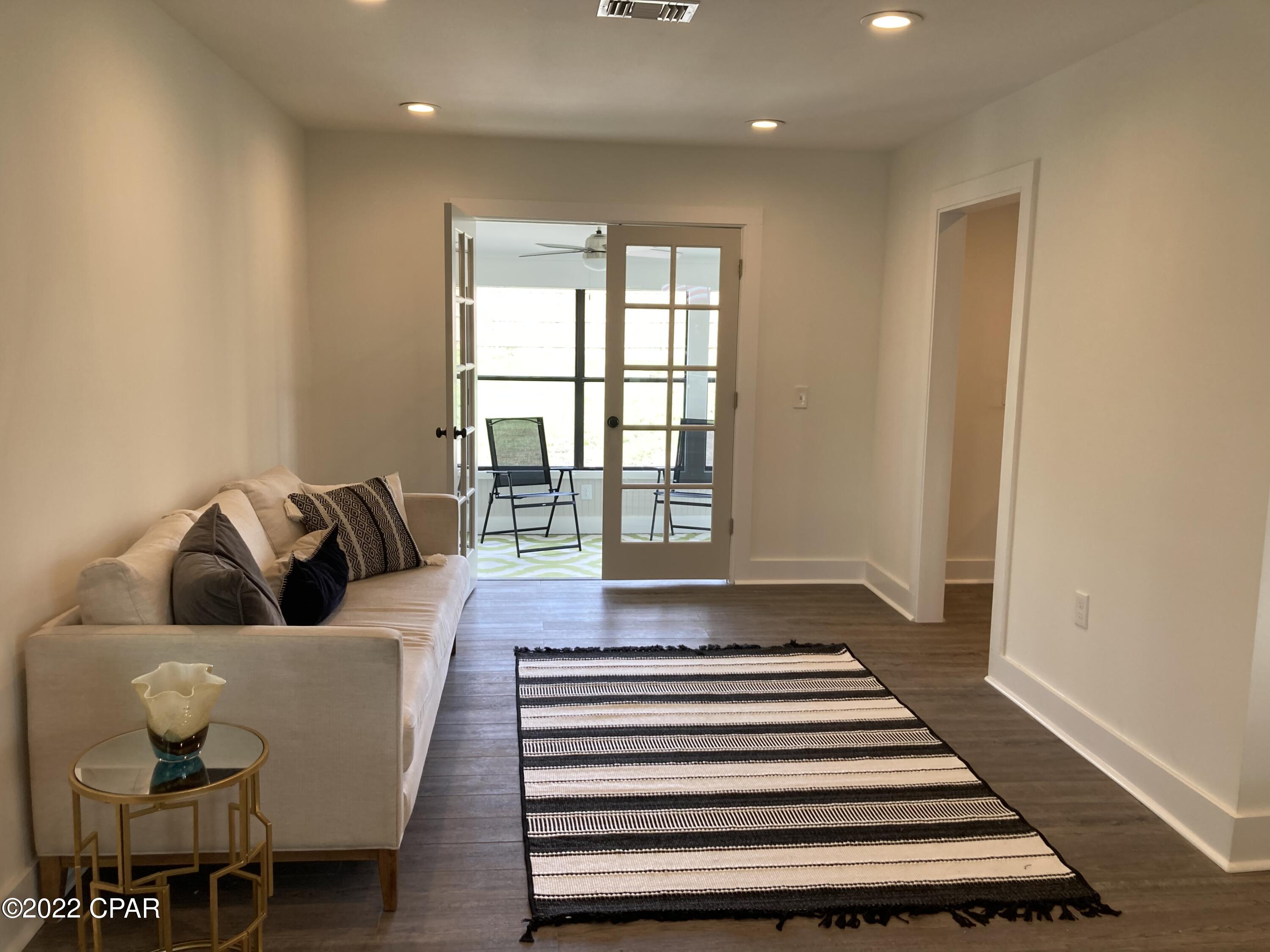 Cove Terrace 3rd (Sudduths 15th) - Residential