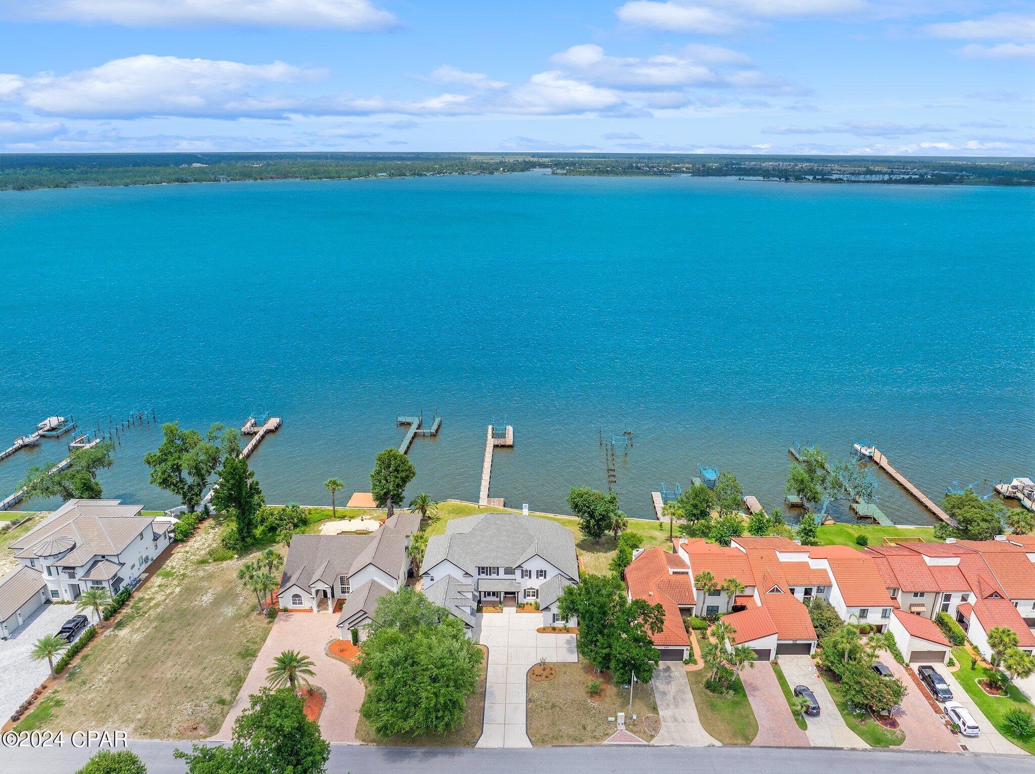 Tropical Bay - Residential