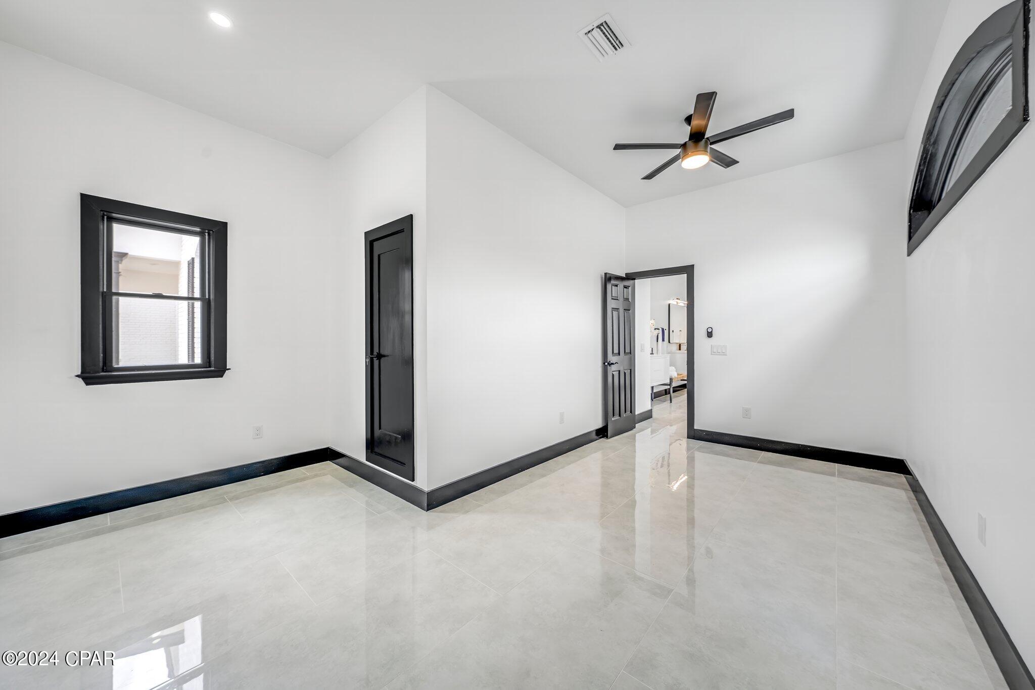 Tropical Bay - Residential