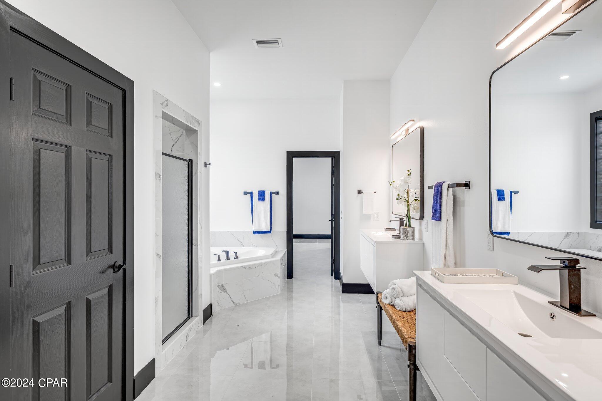 Tropical Bay - Residential