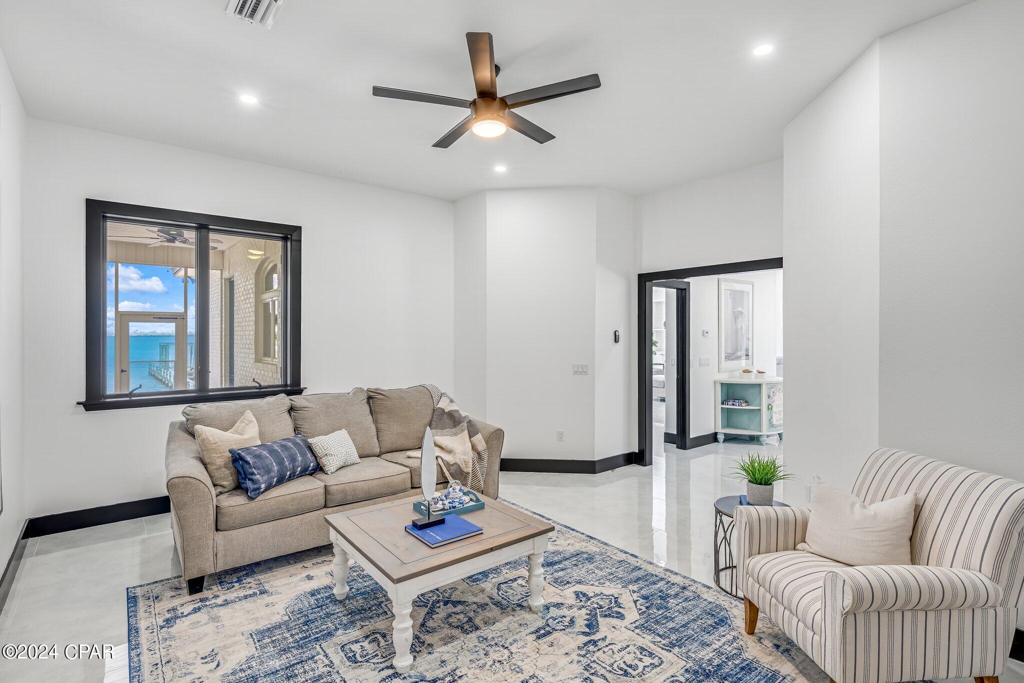 Tropical Bay - Residential