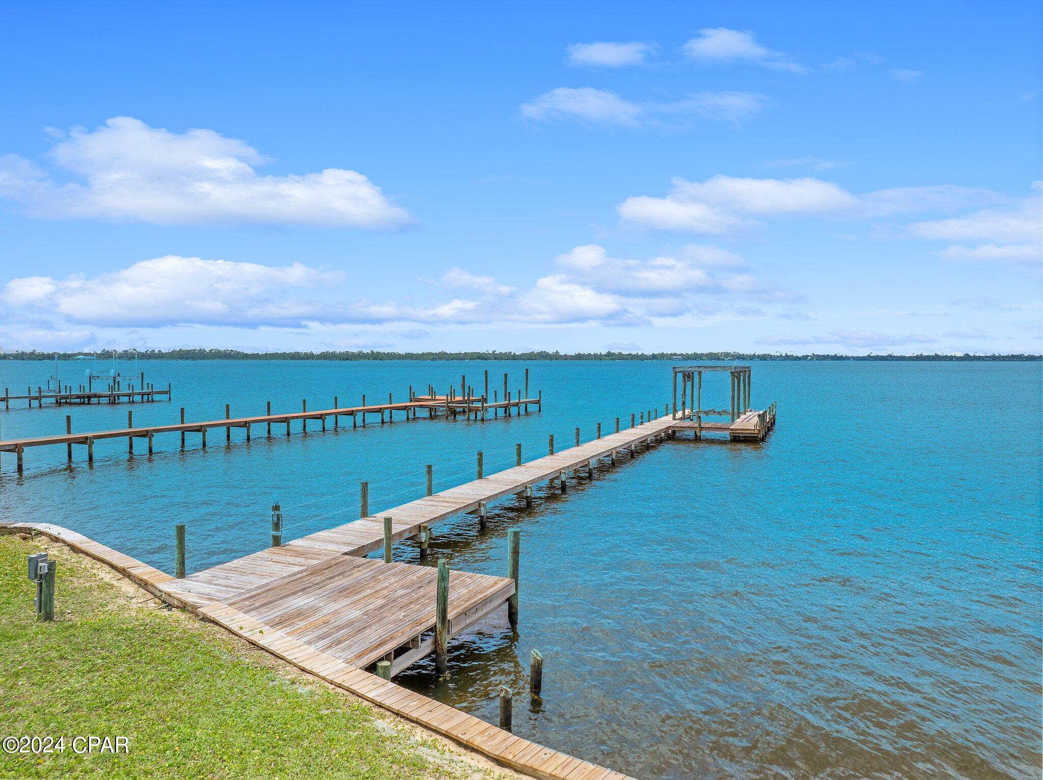 Tropical Bay - Residential