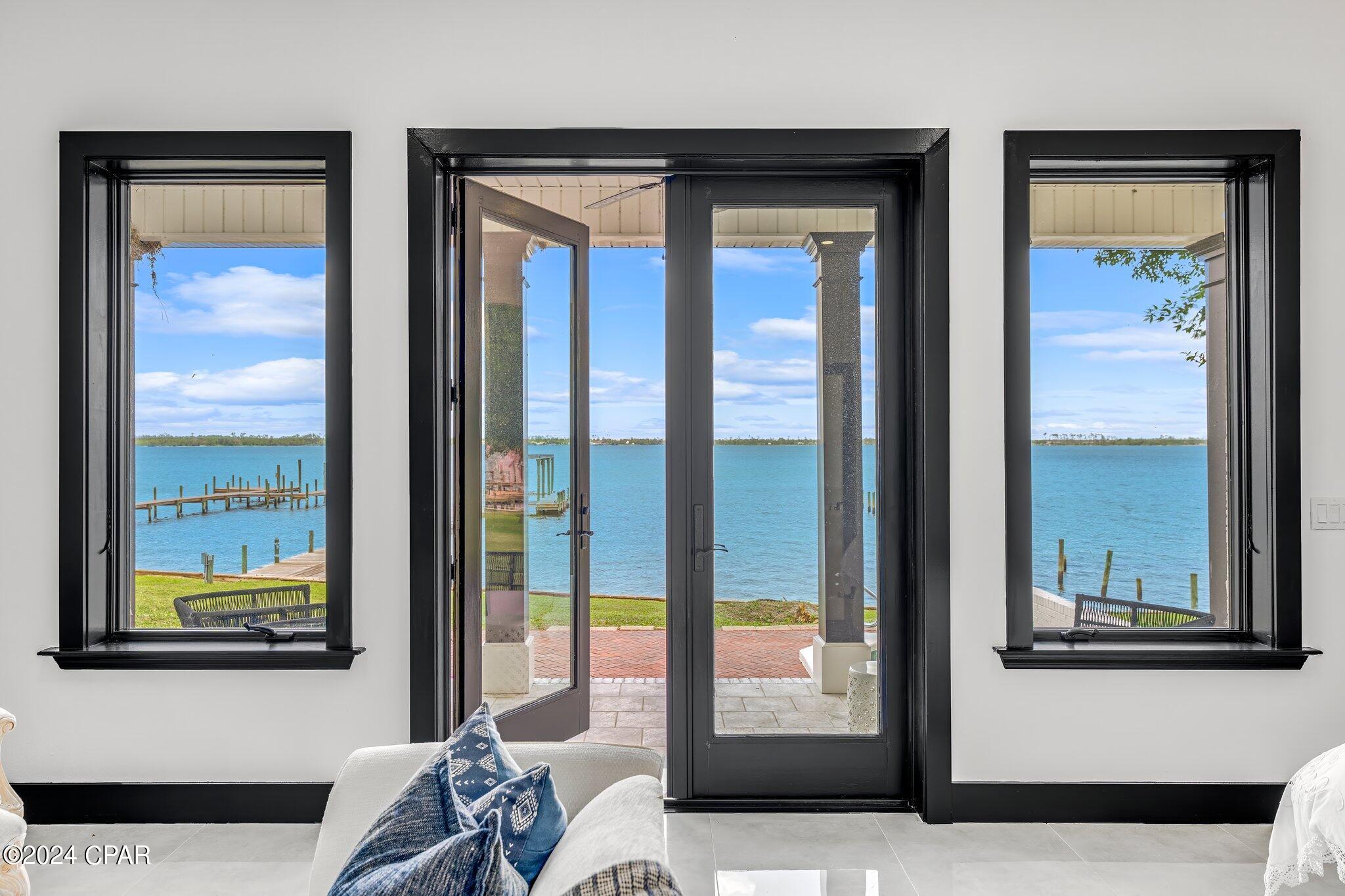 Tropical Bay - Residential