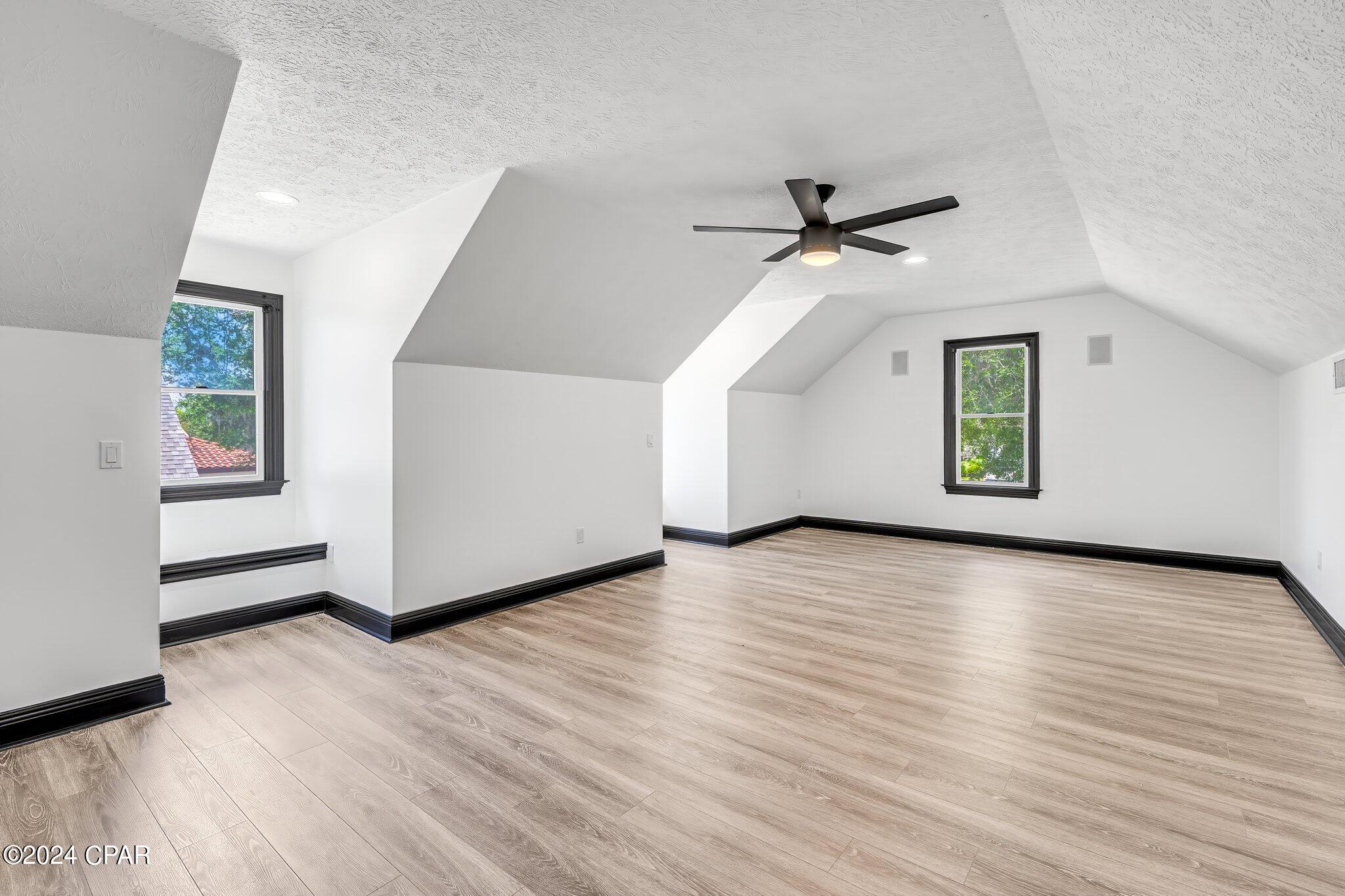 Tropical Bay - Residential