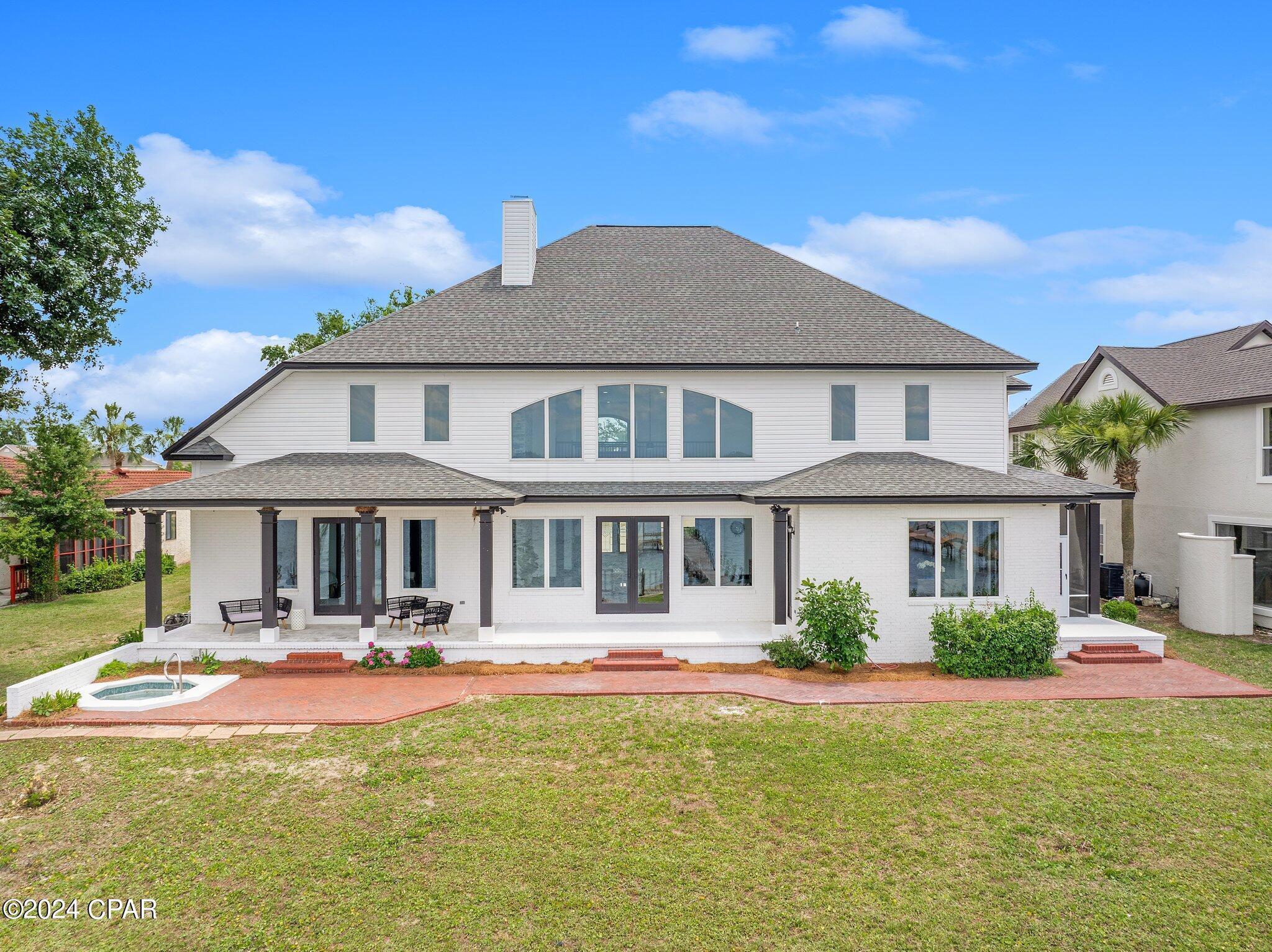 Tropical Bay - Residential