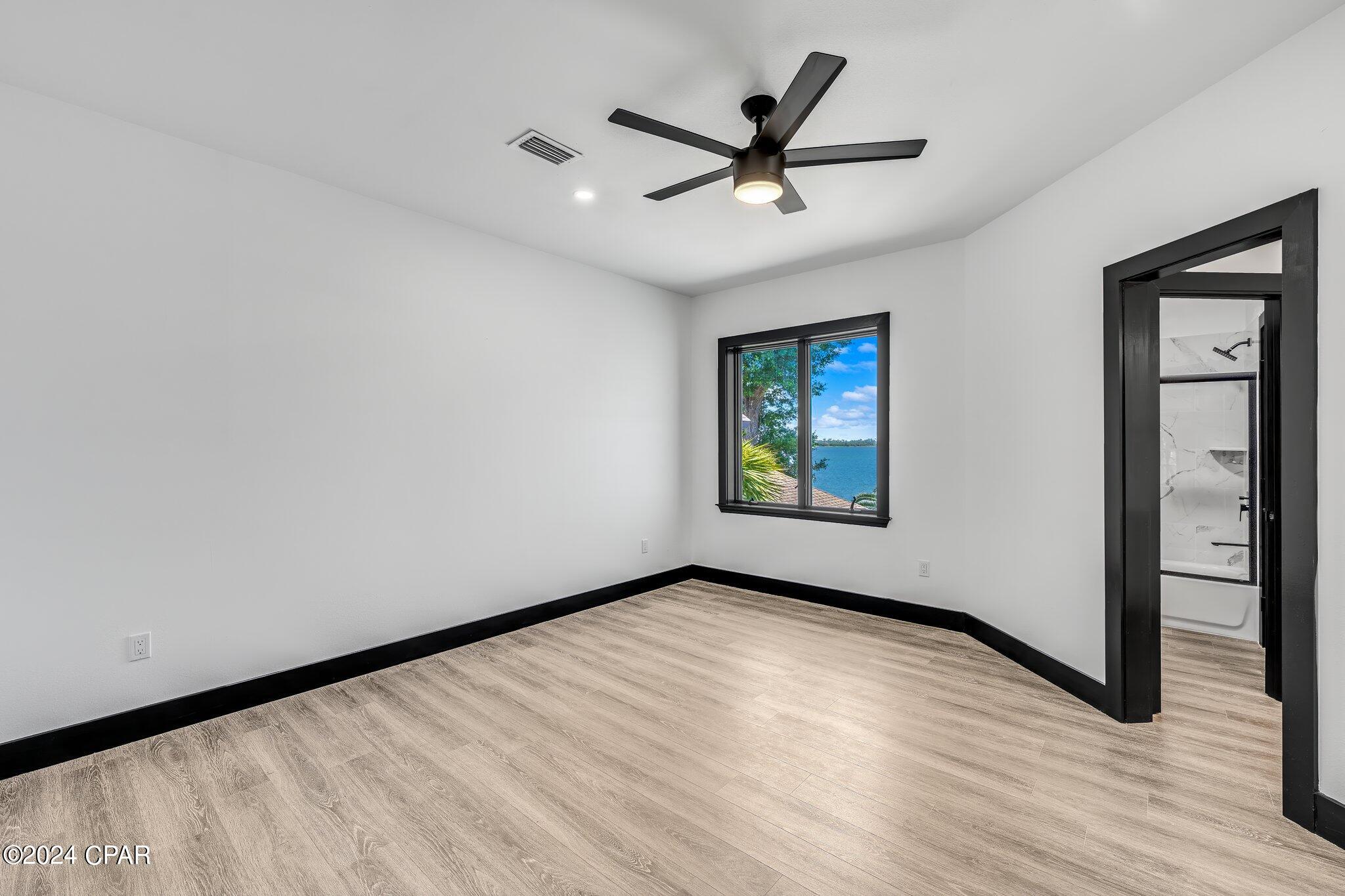 Tropical Bay - Residential