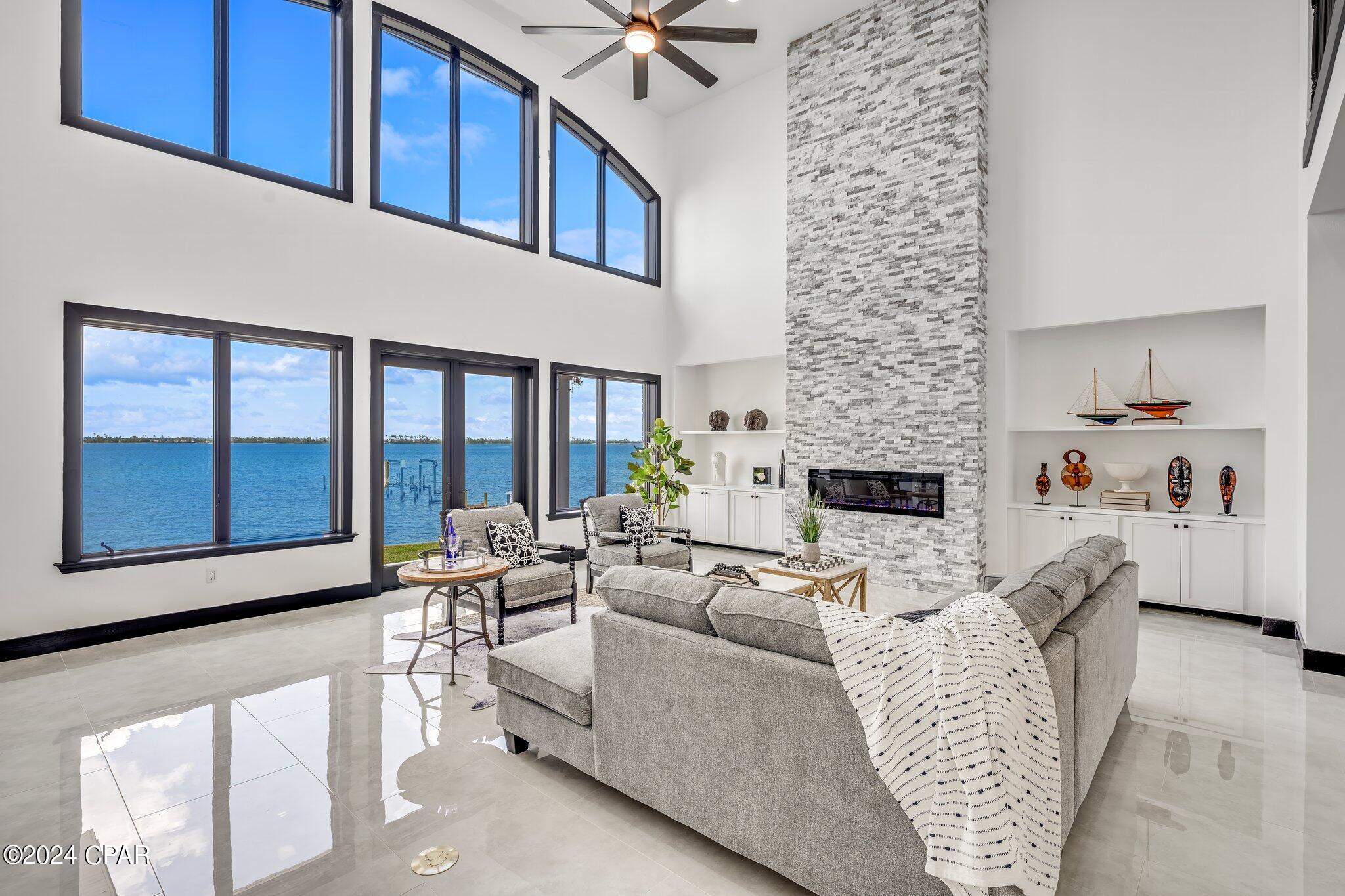 Tropical Bay - Residential