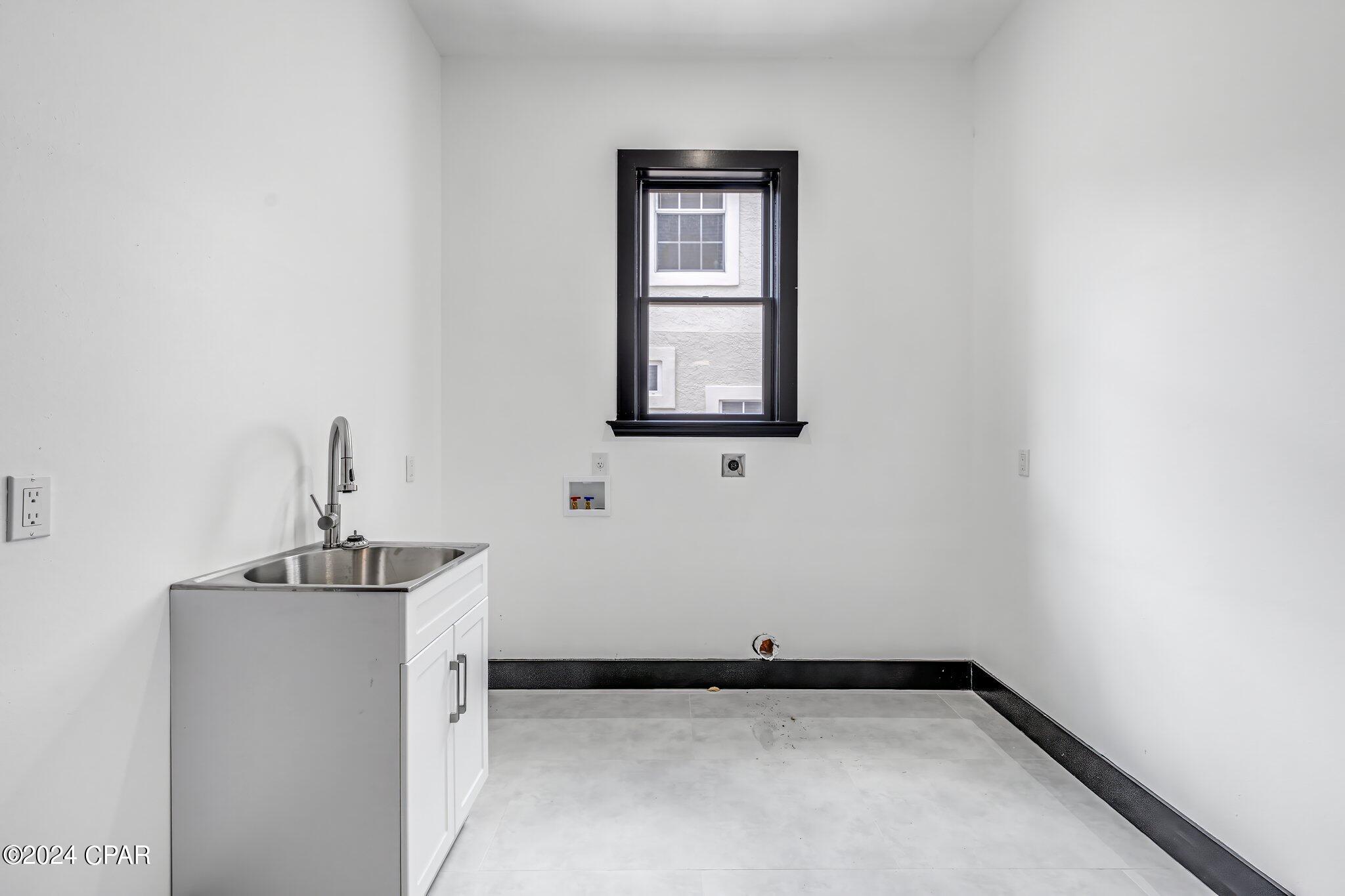 Tropical Bay - Residential