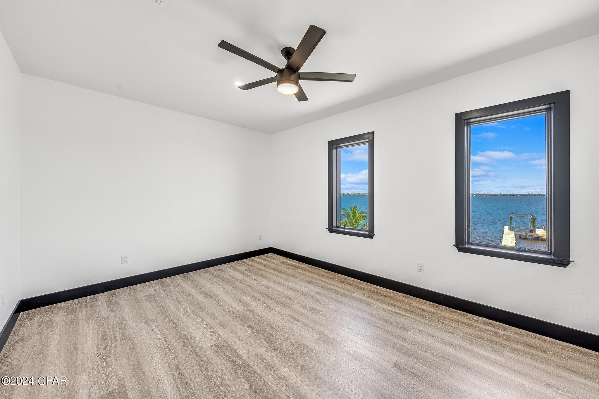 Tropical Bay - Residential