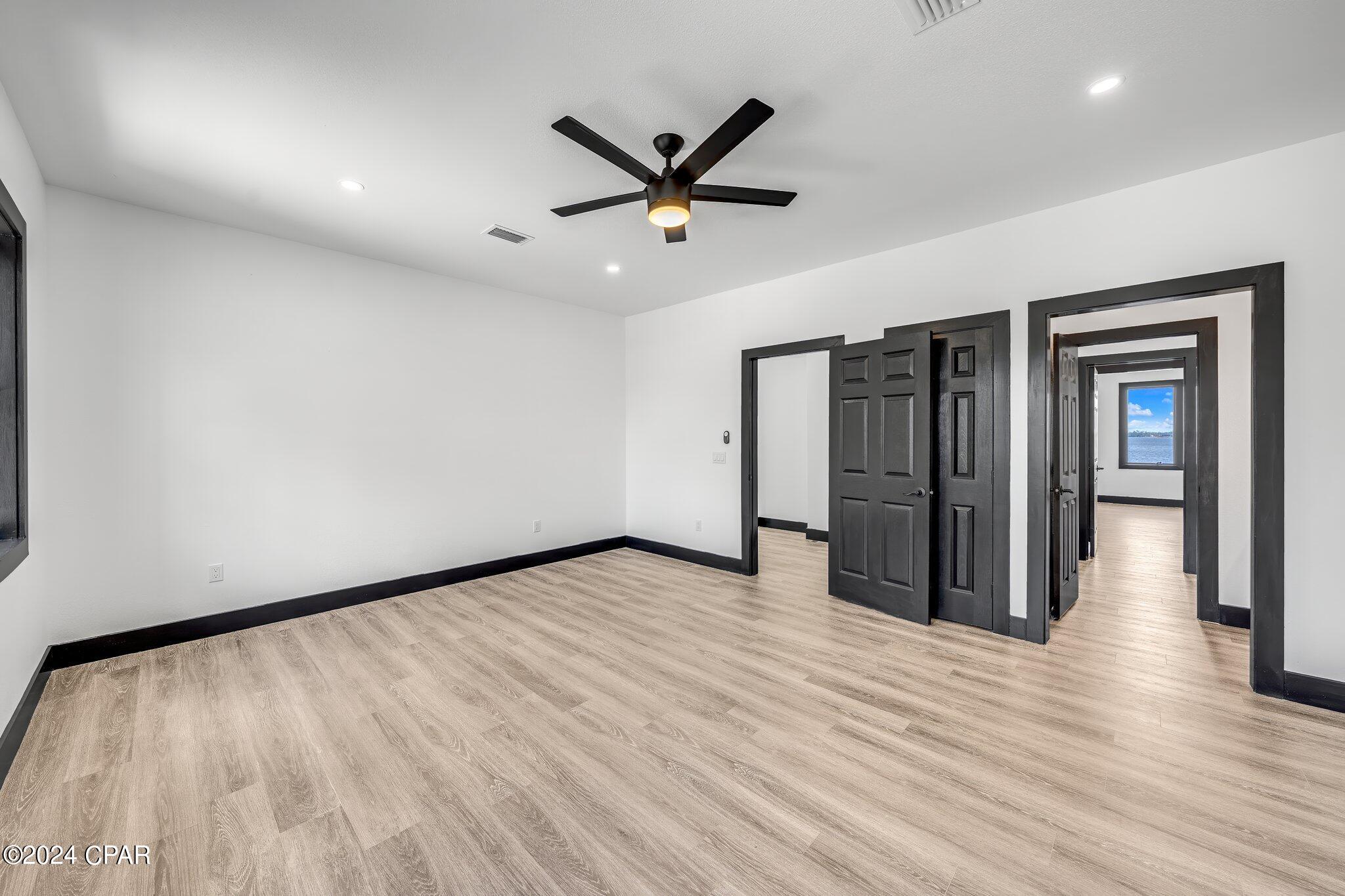 Tropical Bay - Residential