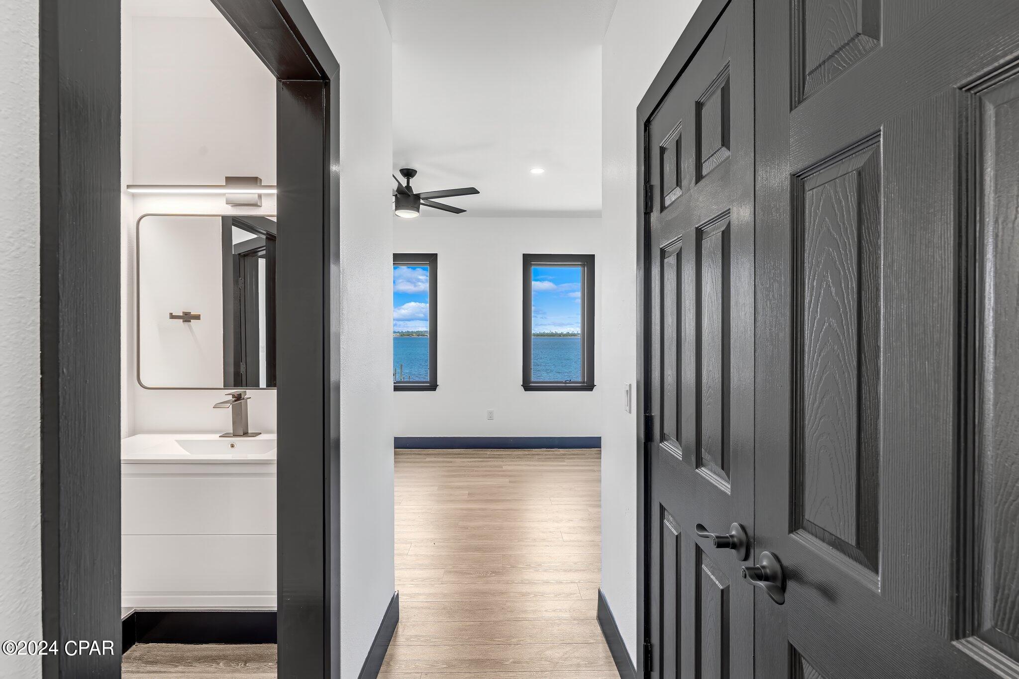 Tropical Bay - Residential