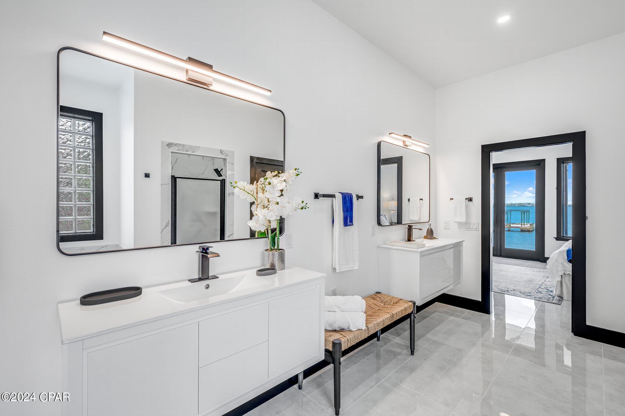 Tropical Bay - Residential