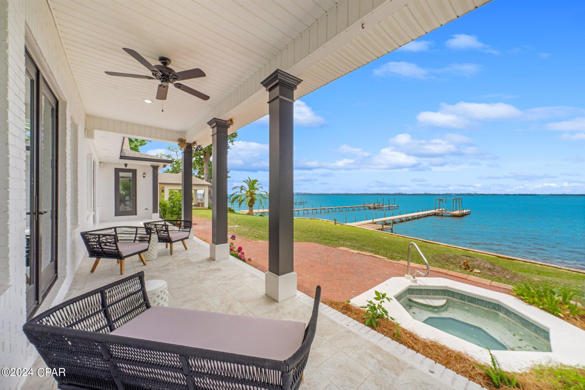 Tropical Bay - Residential