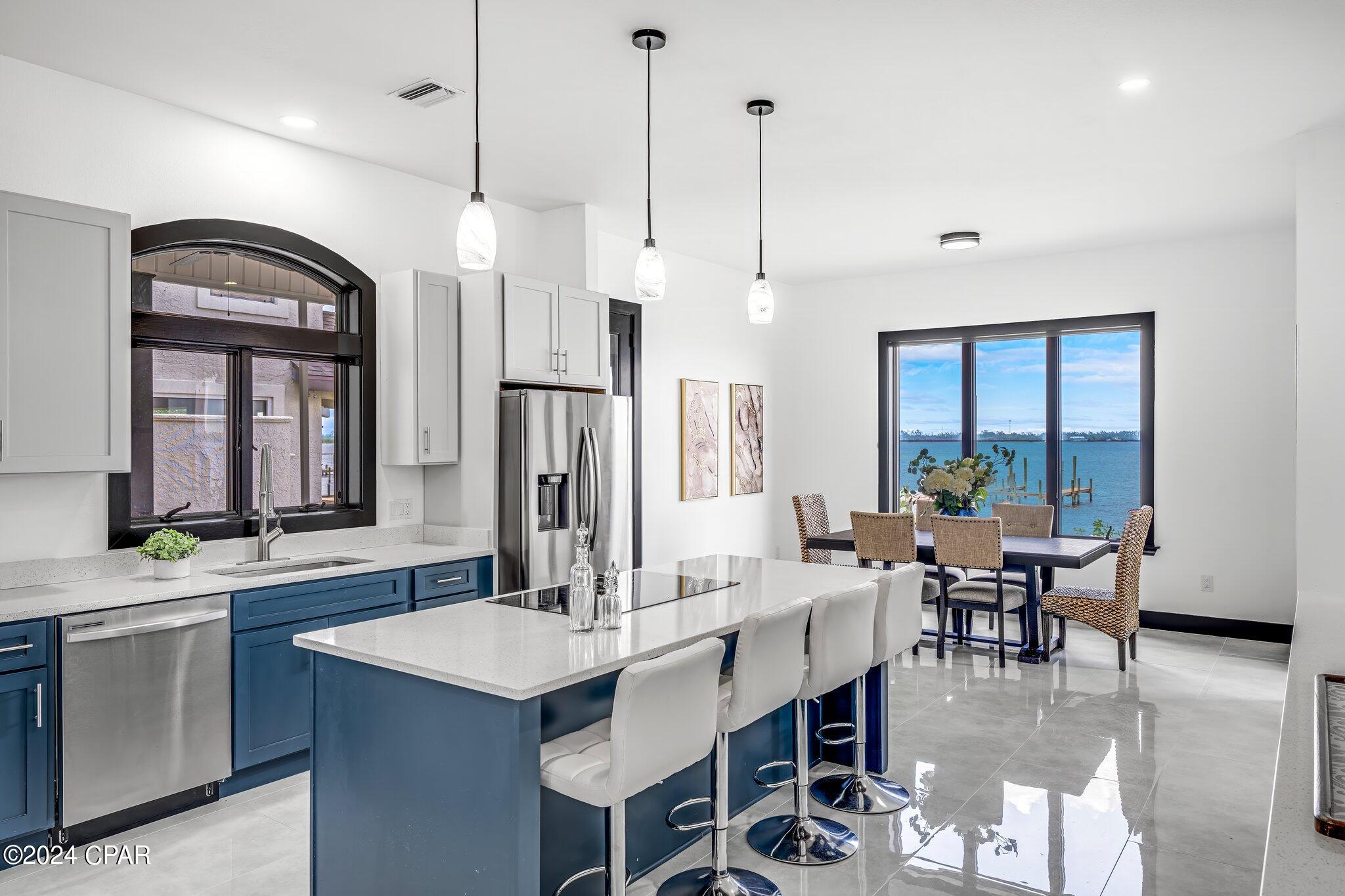 Tropical Bay - Residential