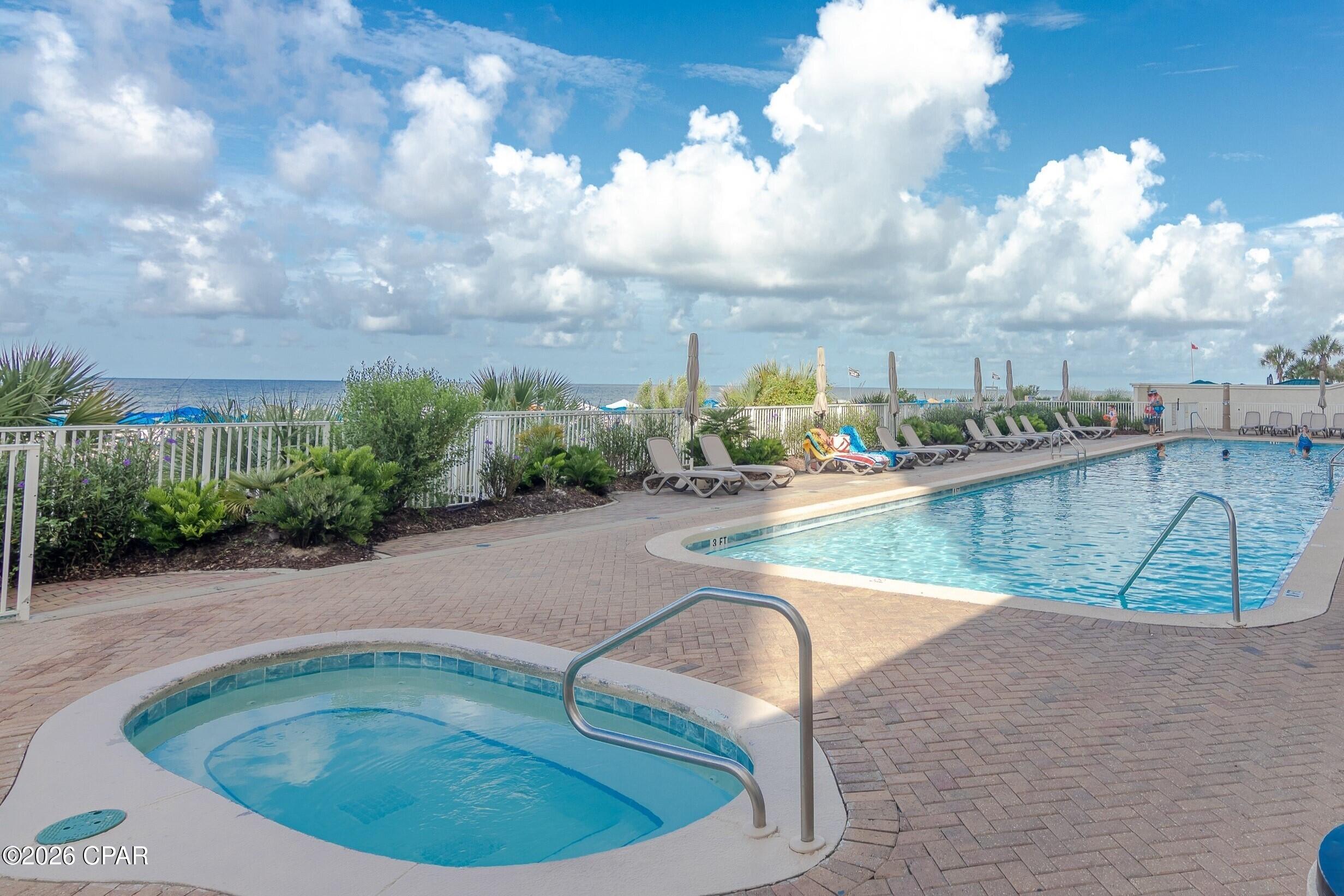 Twin Palms Resort - Residential