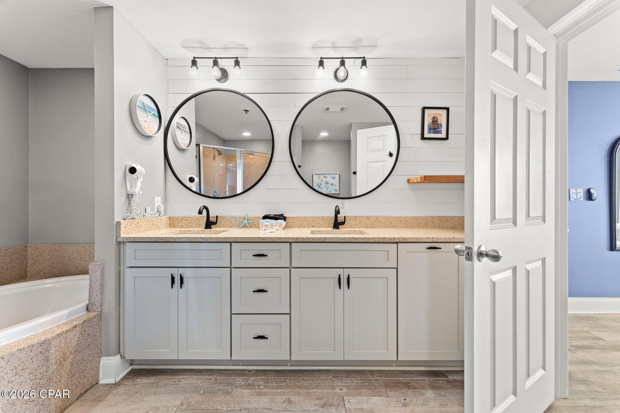 Laketown Wharf - Residential